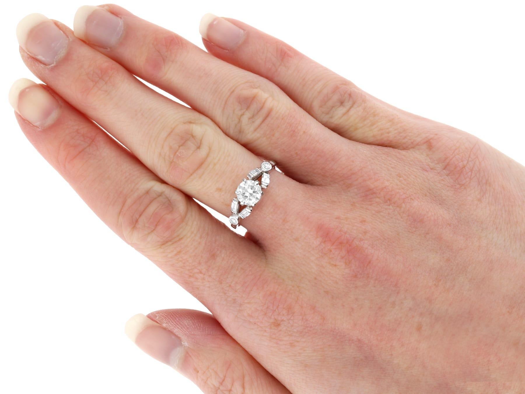 Vintage 1.05Ct Diamond and Platinum Solitaire Engagement Ring Circa 1950 For Sale 1