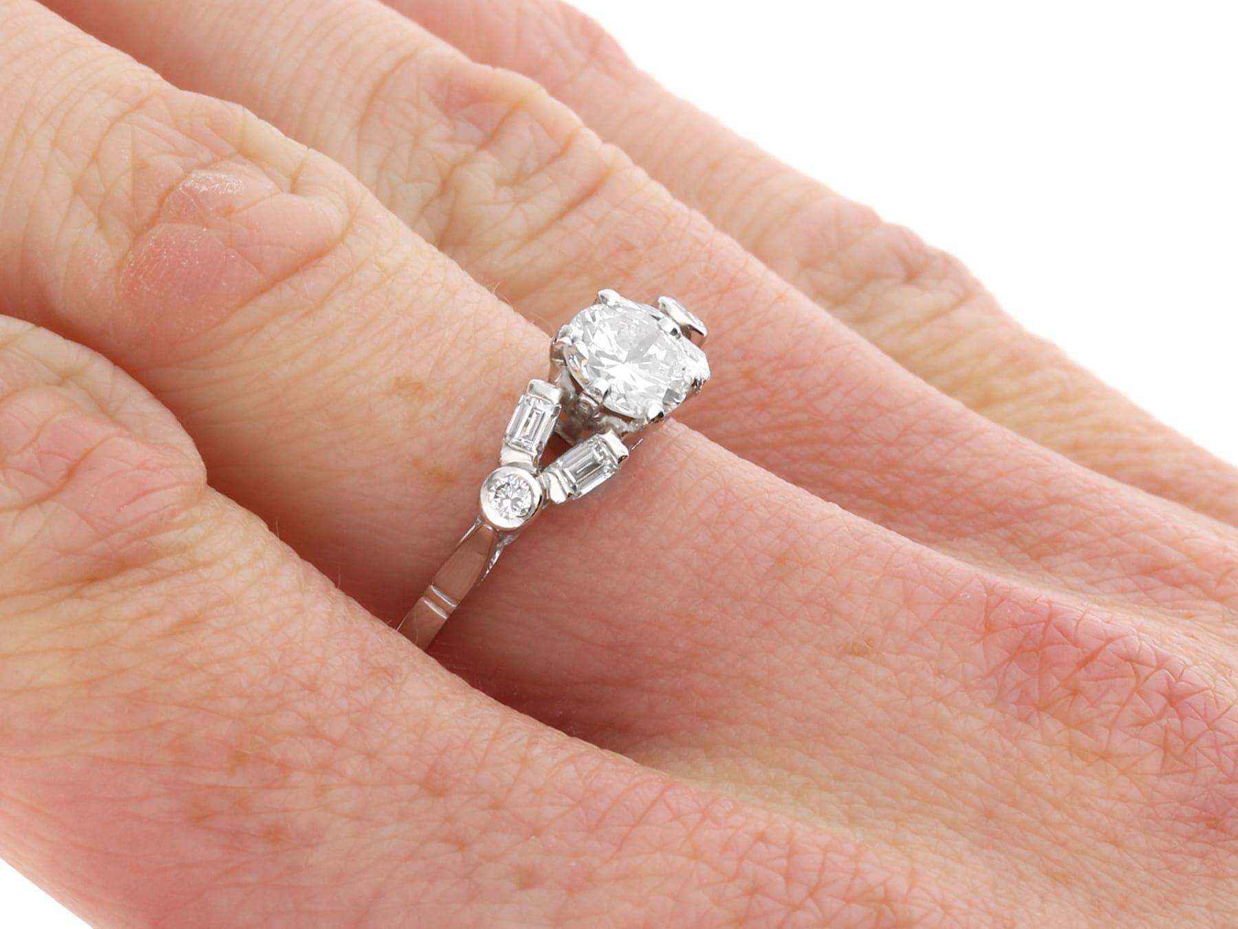 Vintage 1.05Ct Diamond and Platinum Solitaire Engagement Ring Circa 1950 For Sale 2