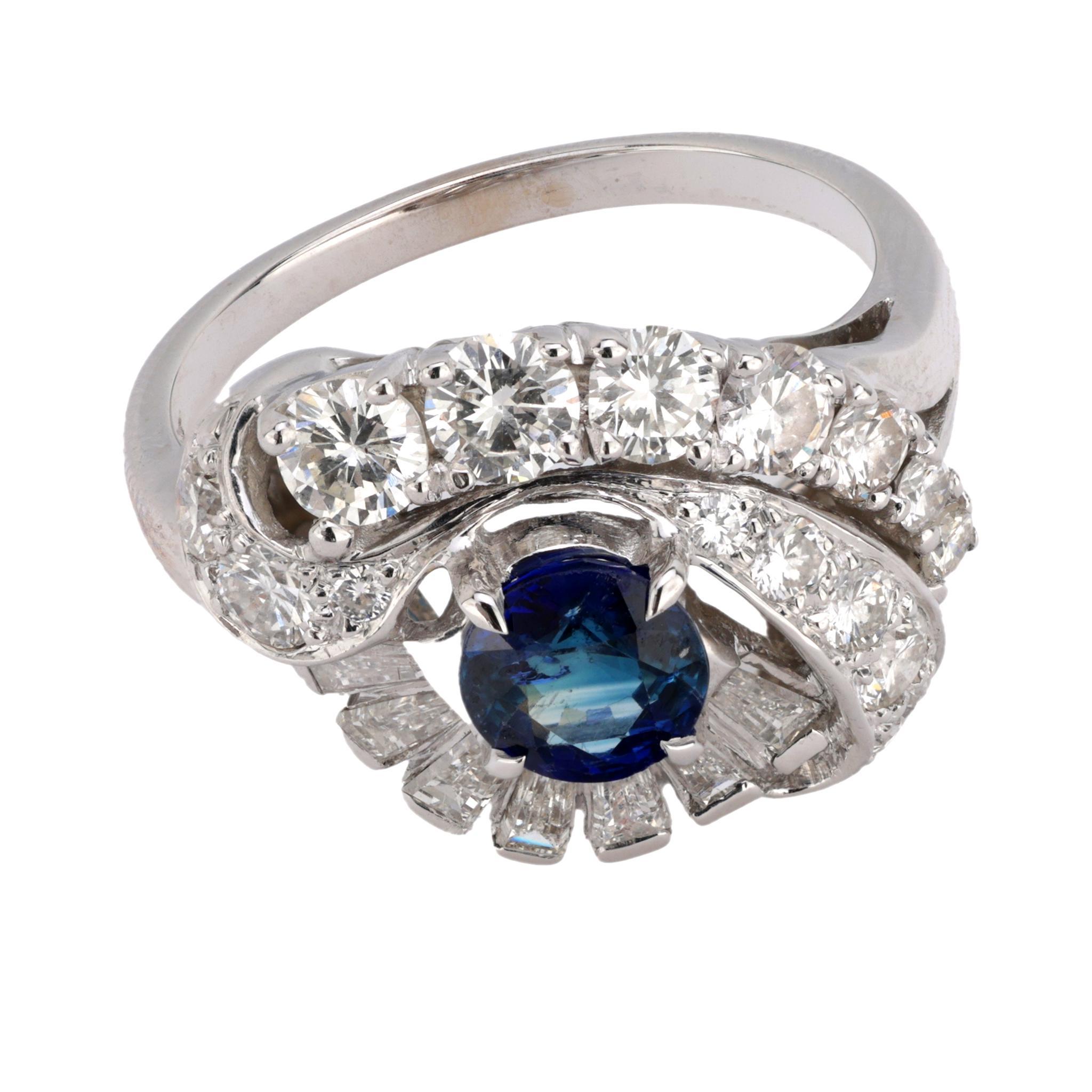 Cocktailring aus 14 Karat Weißgold mit 1,06 Karat Saphir und Diamant (Moderne) im Angebot