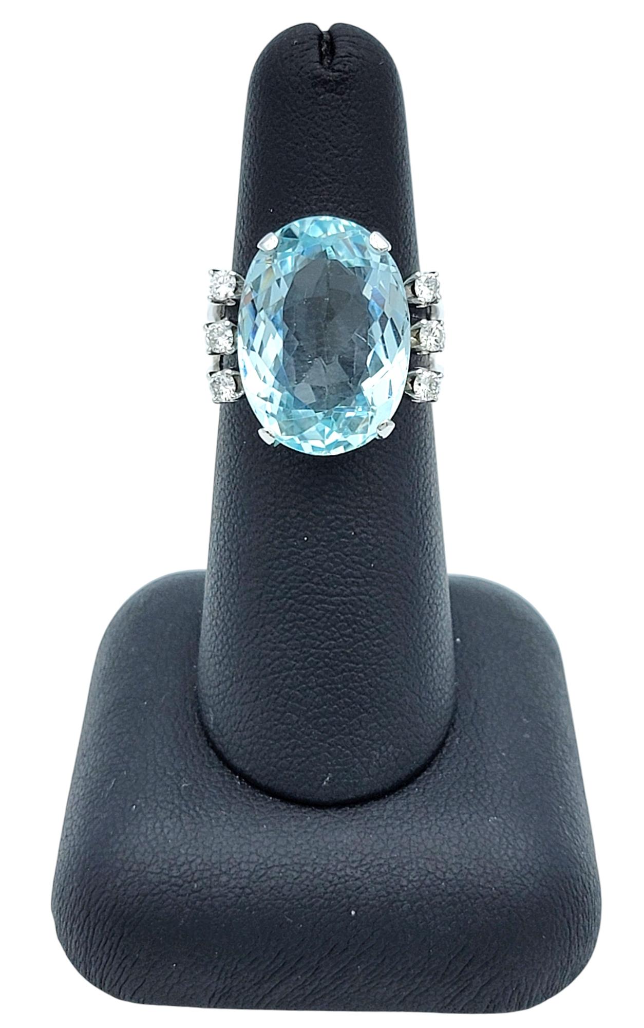 Anello cocktail con acquamarina vintage da 10,60 carati e diamanti in oro bianco 14 carati in vendita 2