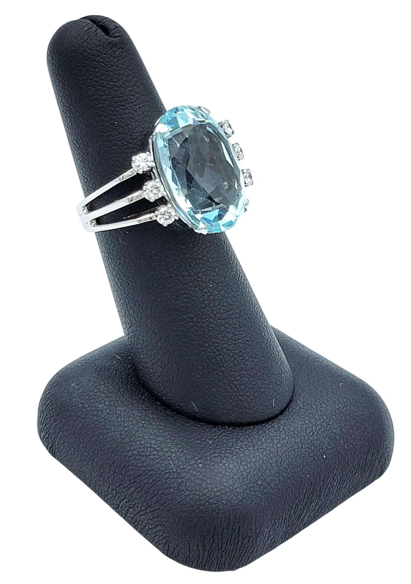 Anello cocktail con acquamarina vintage da 10,60 carati e diamanti in oro bianco 14 carati in vendita 3