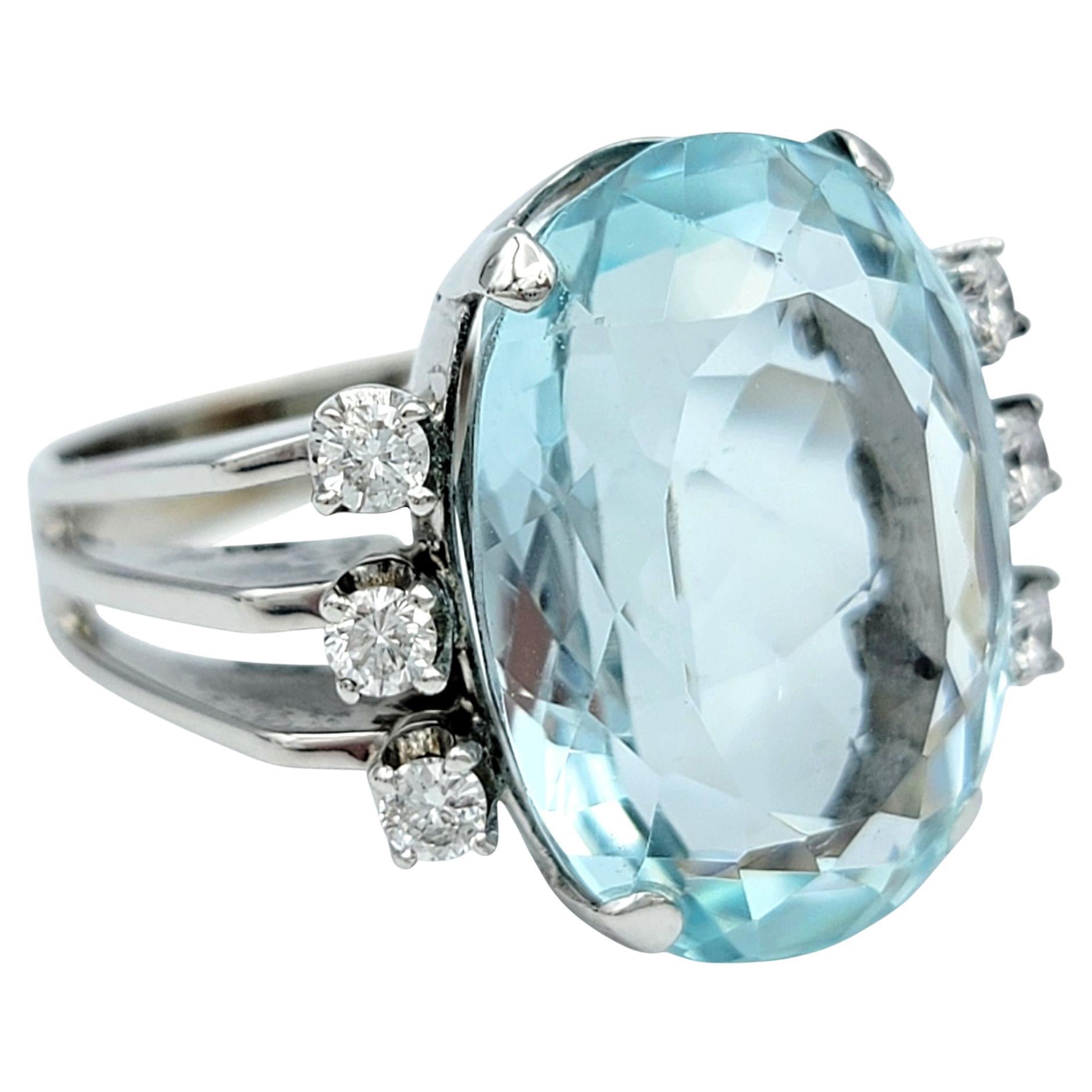 Vintage-Cocktailring mit 10,60 Karat Aquamarin und Diamanten aus 14 Karat Weißgold