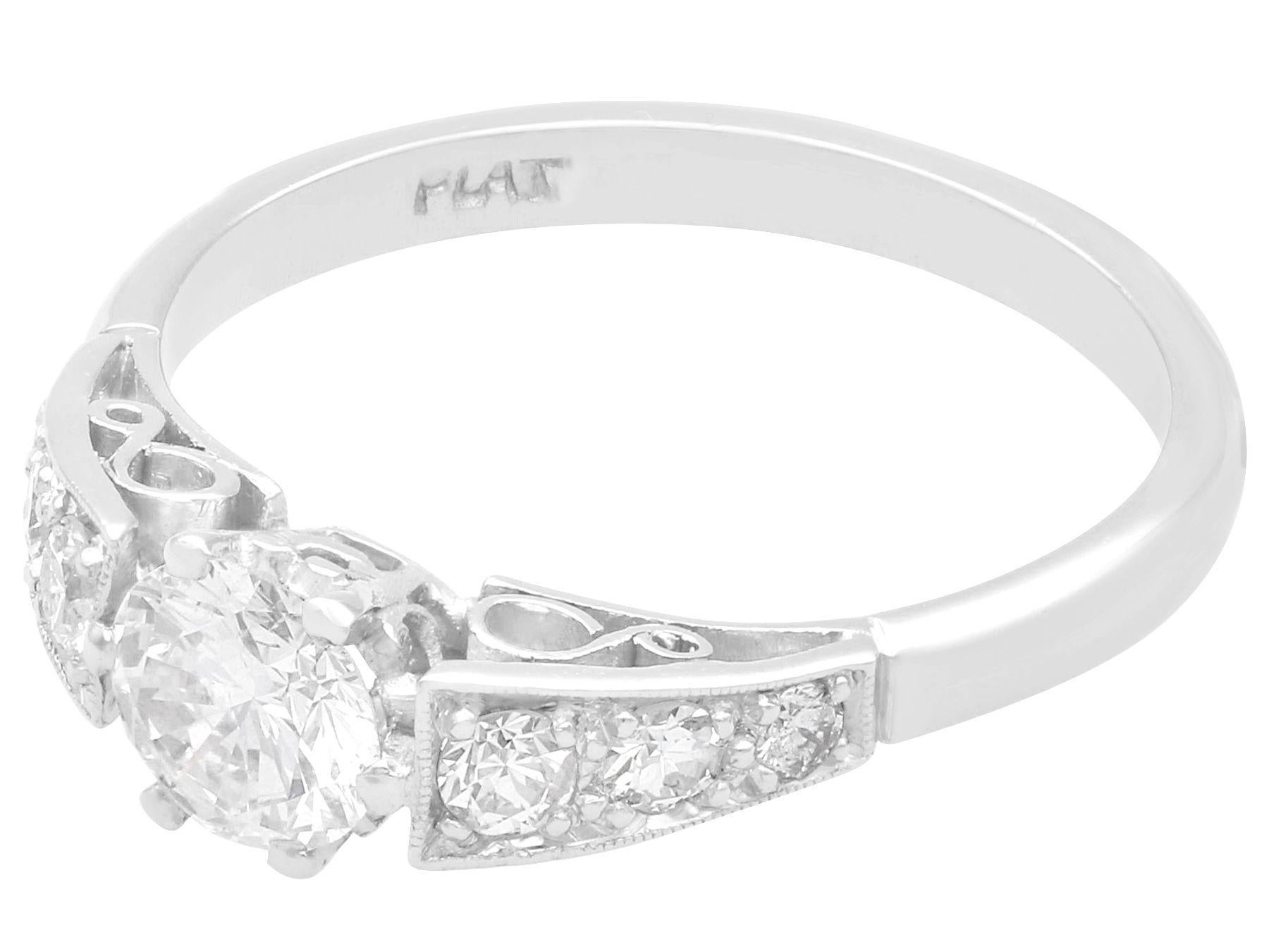 Solitär-Ring aus Platin mit 1,07 Karat Diamant (Brillantschliff) im Angebot
