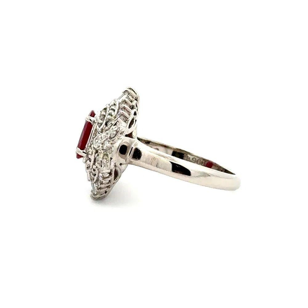 Anillo de cóctel vintage de rubí de Birmania de 1,08 quilates con GIA y diamantes en platino en Excelente estado para la venta en Montreal, QC
