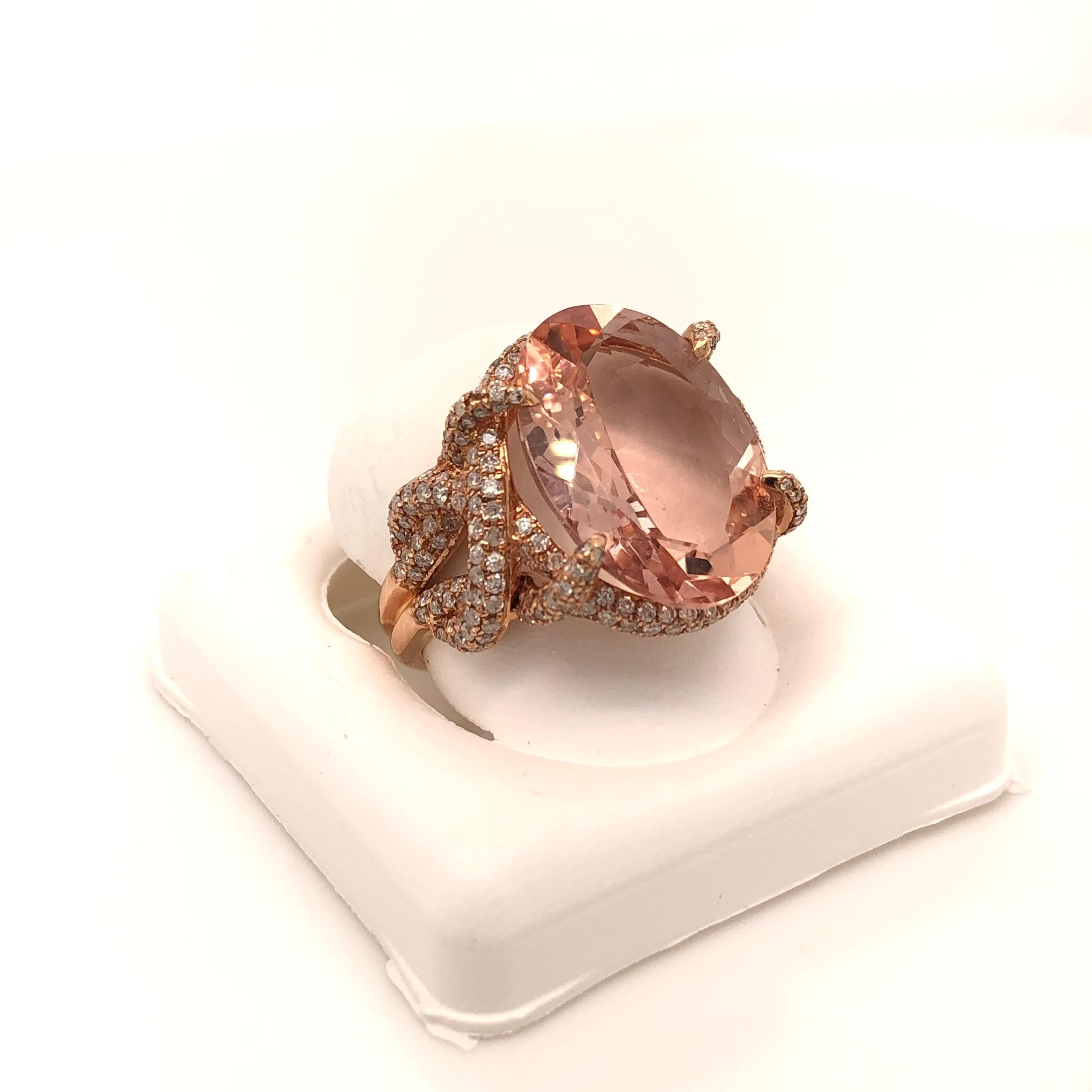 Oval Cut Vintage 10.83 Ct Morganite Oval Ring  Morganite & Diamond Engagement Ring For Sale