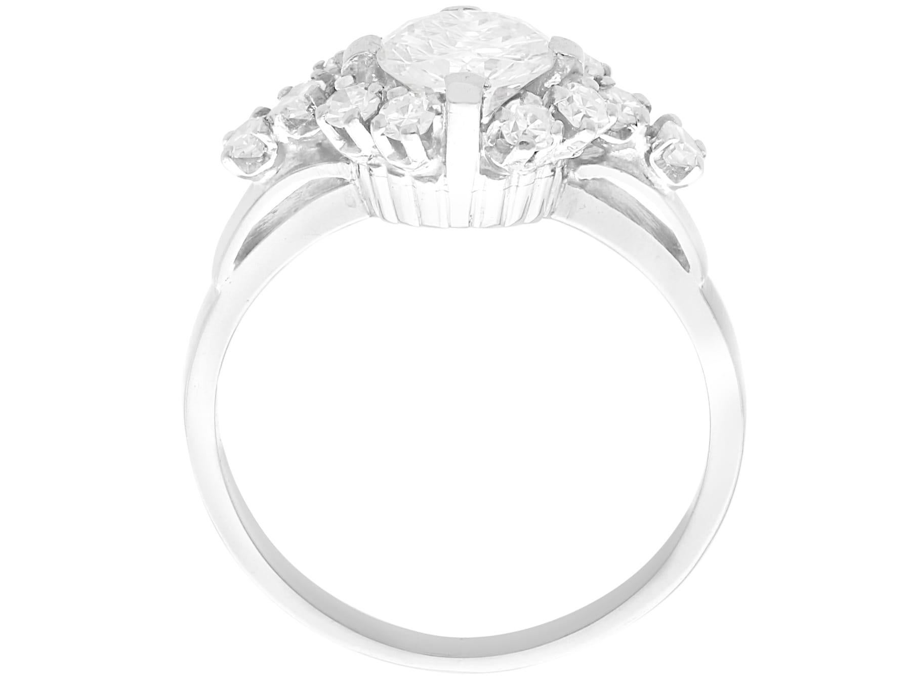 Women's or Men's Vintage 1.09 Carat Diamond and 18k White Gold Cluster Ring For Sale