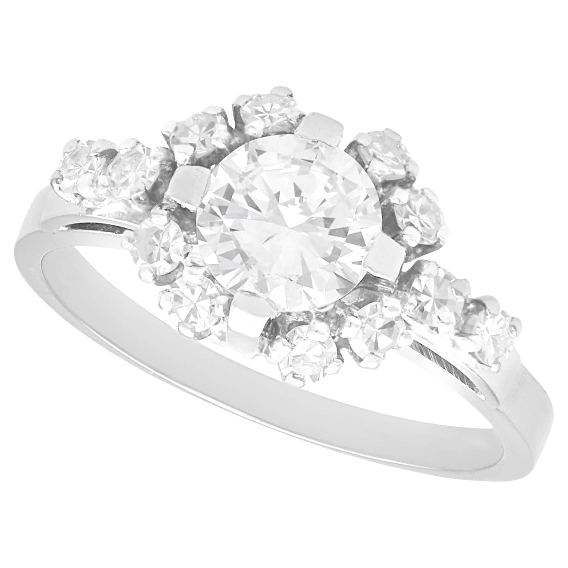 Vintage 1.09 Carat Diamond and 18k White Gold Cluster Ring For Sale