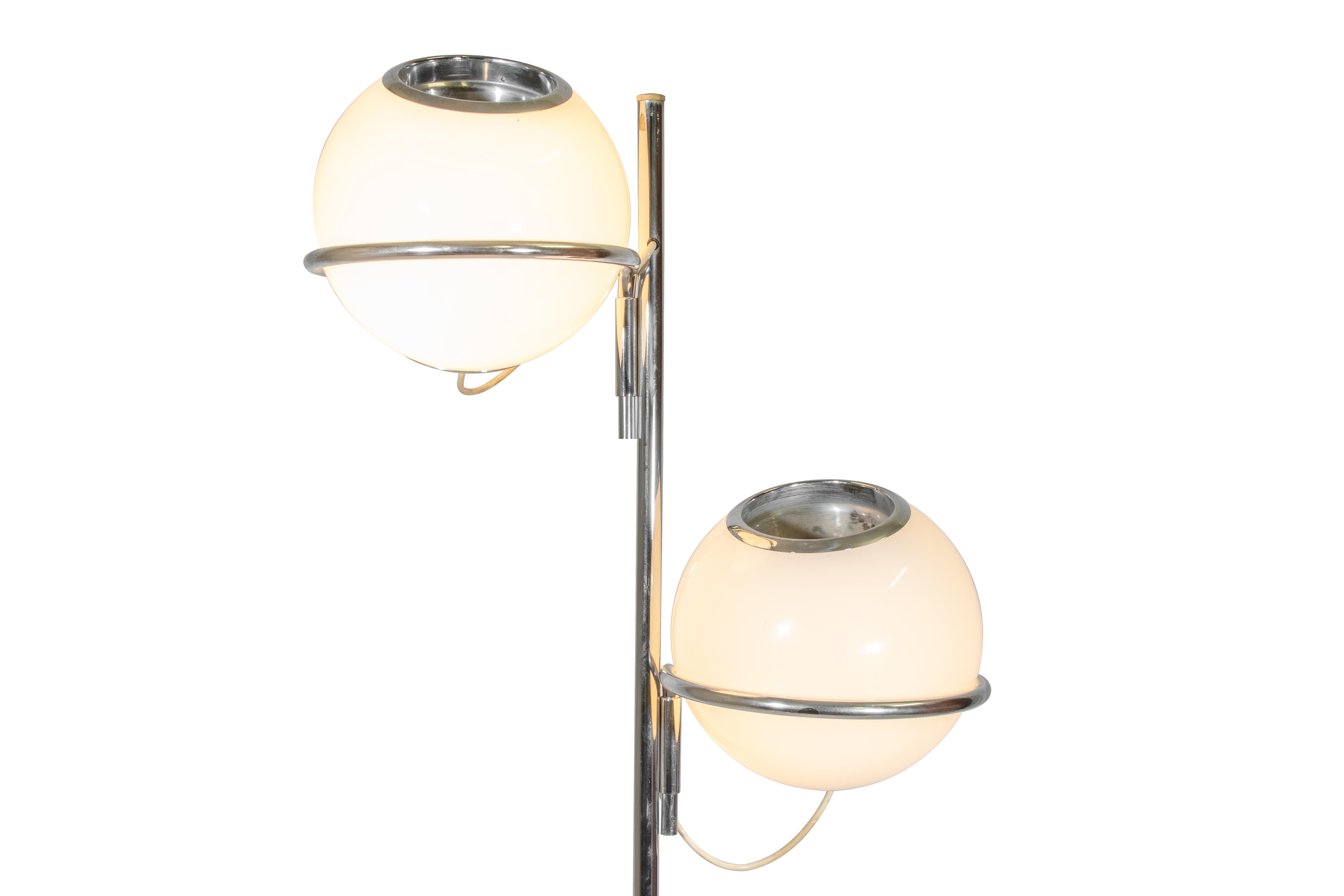 Vintage 1094 Floor Lamp by Gino Sarfatti, Italy, 1969 In Good Condition For Sale In Roma, IT