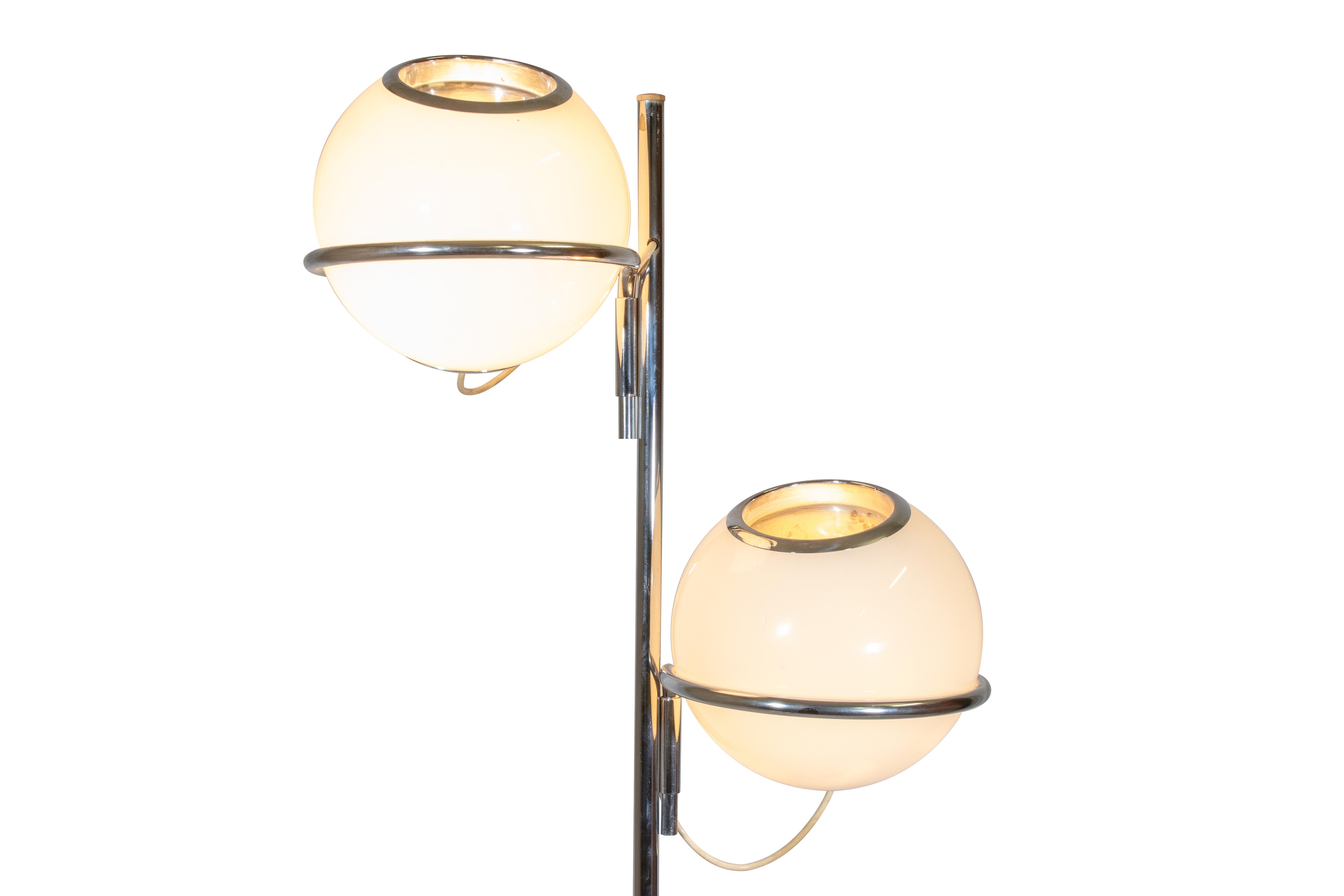 Mid-20th Century Vintage 1094 Floor Lamp by Gino Sarfatti, Italy, 1969 For Sale