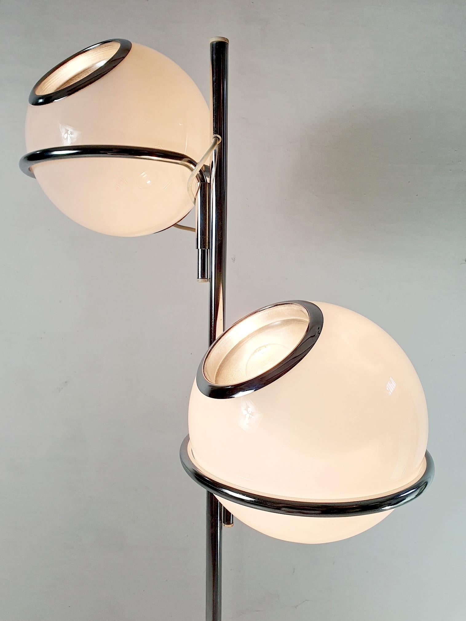 Floor Lamp Model 1094 by Gino Sarfatti Italy 1969 For Sale 2