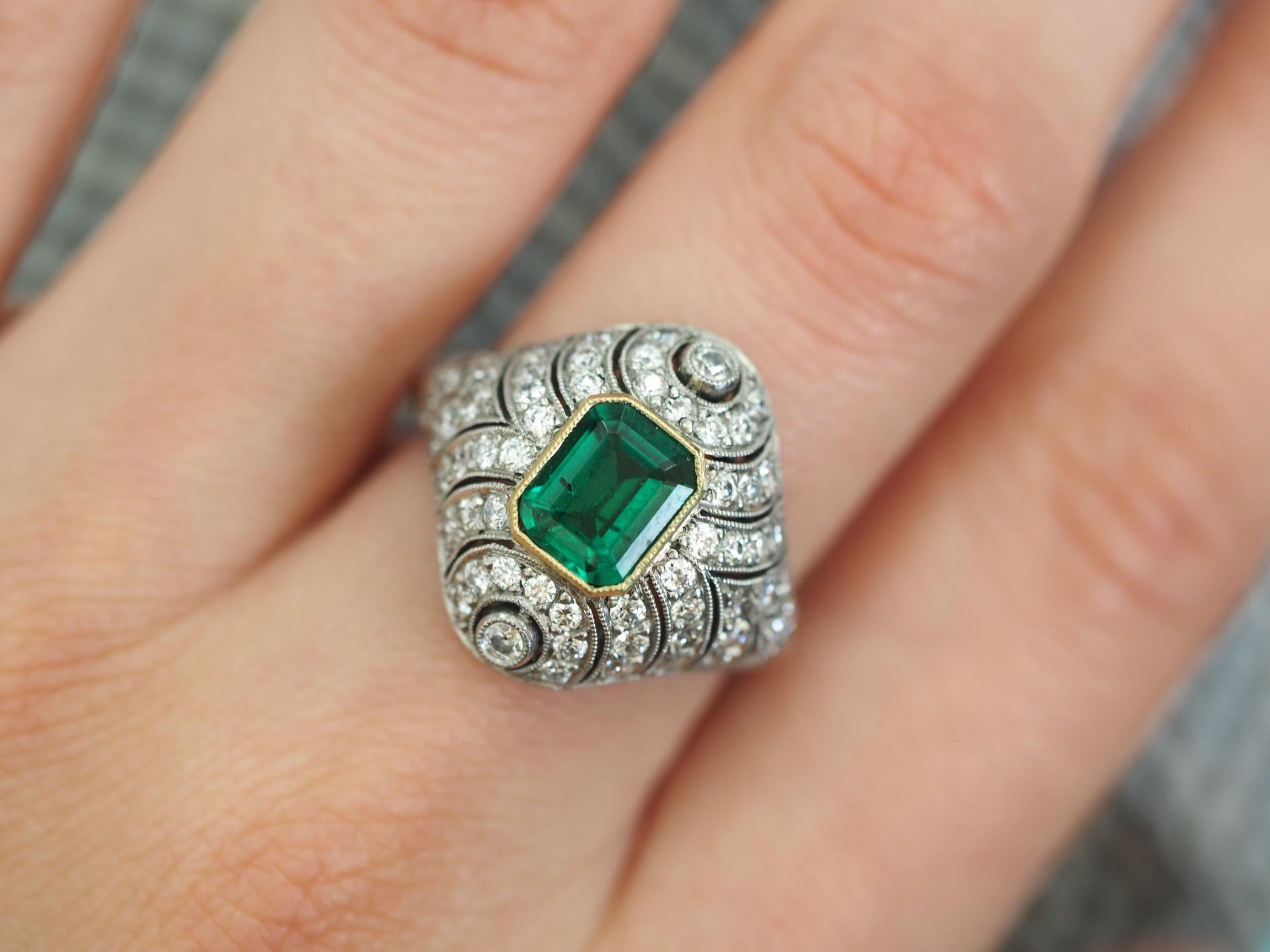 Art Deco Vintage 1.09CT Emerald Platinum Ring For Sale