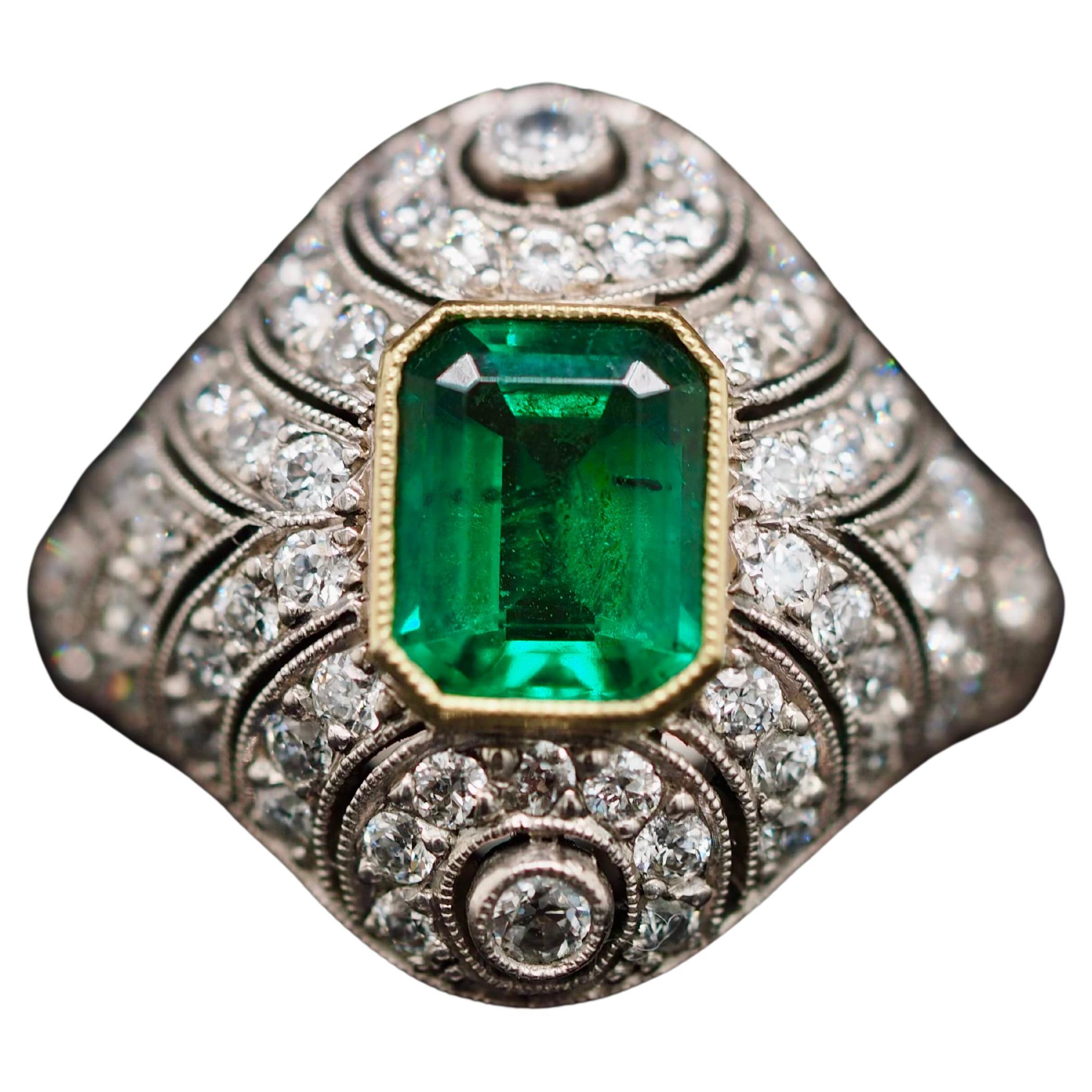 Vintage 1.09CT Emerald Platinum Ring For Sale