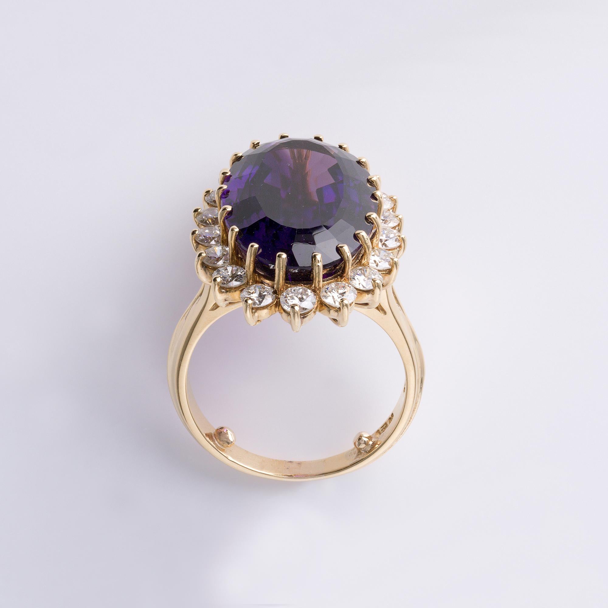 Statement-Ring aus 18 Karat Gold mit 10 Karat Amethyst und 1,80 Karat Diamant (Kunsthandwerker*in) im Angebot
