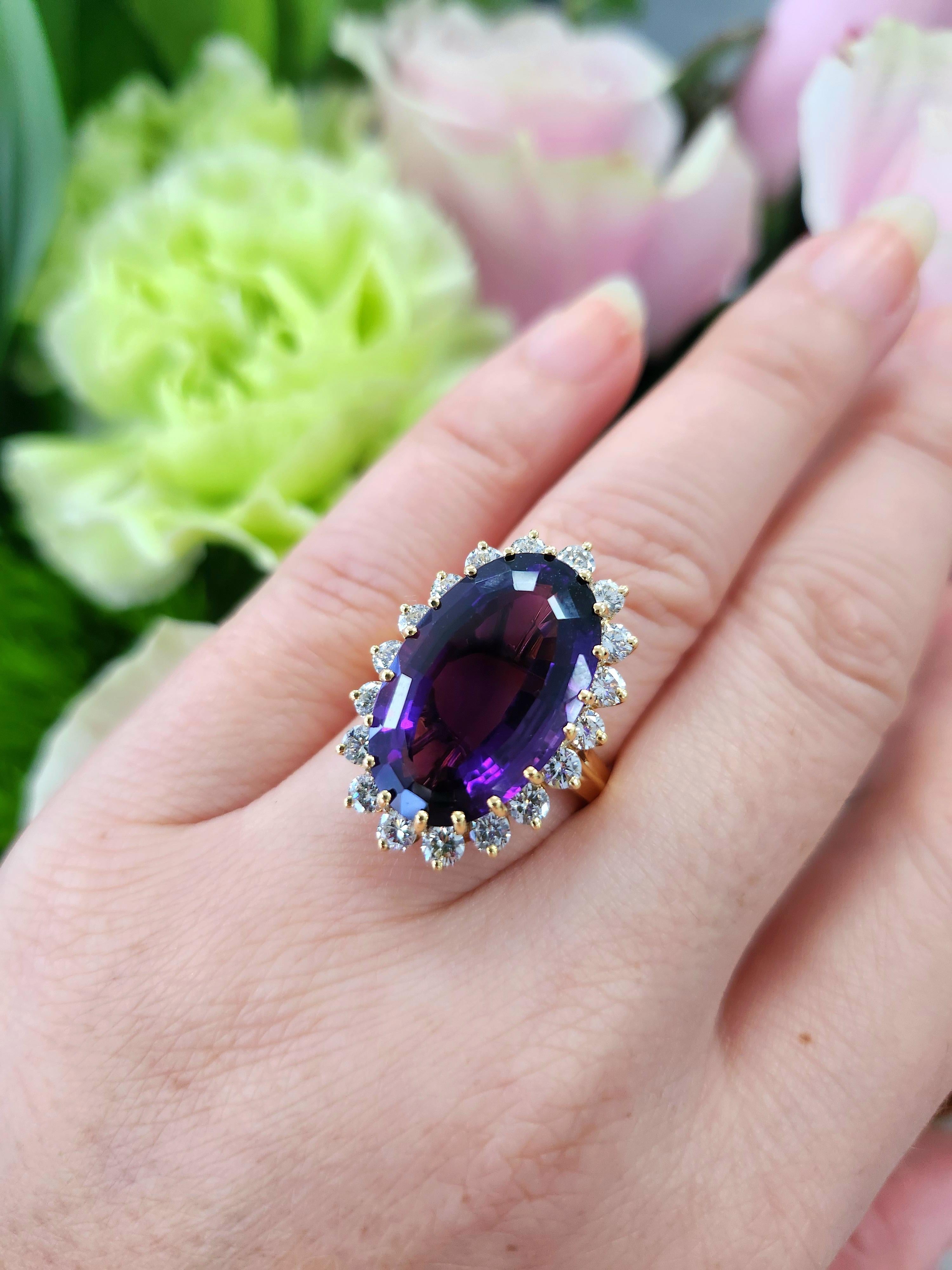 Statement-Ring aus 18 Karat Gold mit 10 Karat Amethyst und 1,80 Karat Diamant im Angebot 2