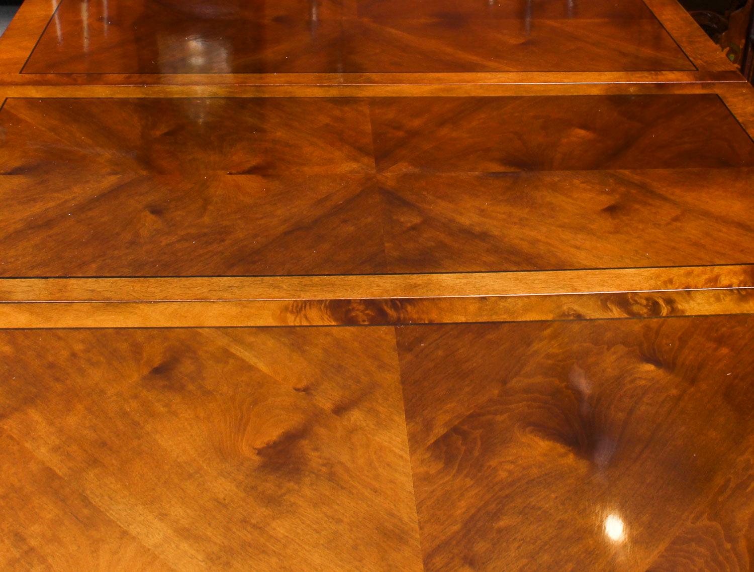 Vintage George III Style Dining Table from Harrods, 20th Century 8