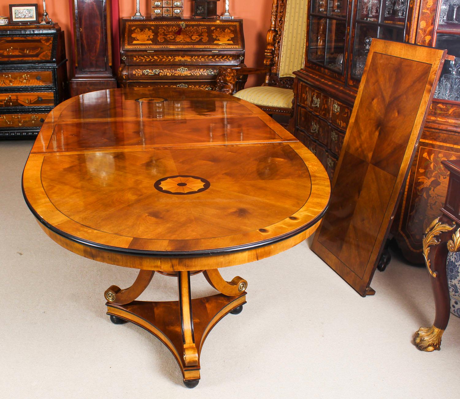 Birch Vintage George III Style Dining Table from Harrods, 20th Century