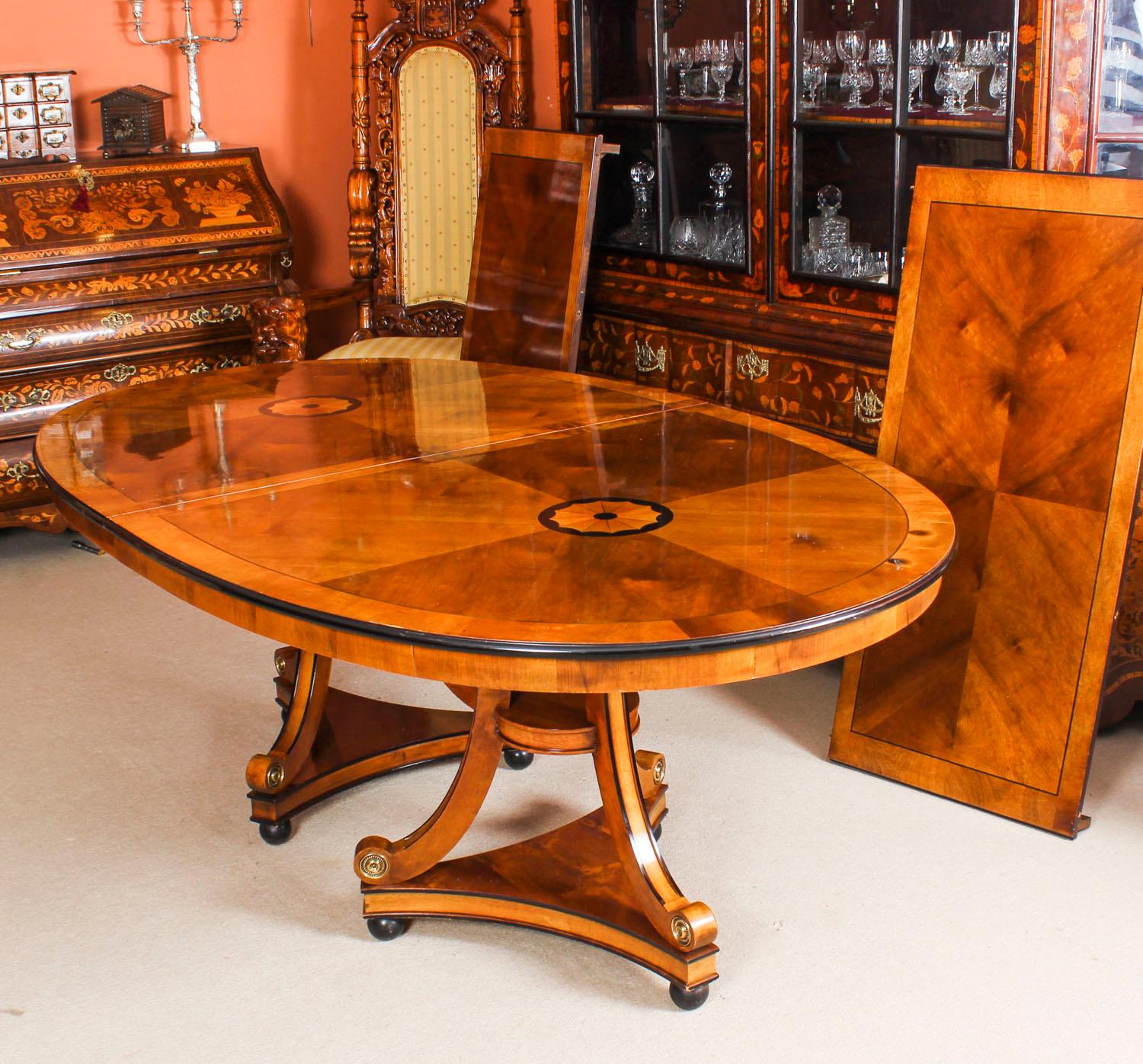Vintage George III Style Dining Table from Harrods, 20th Century 1