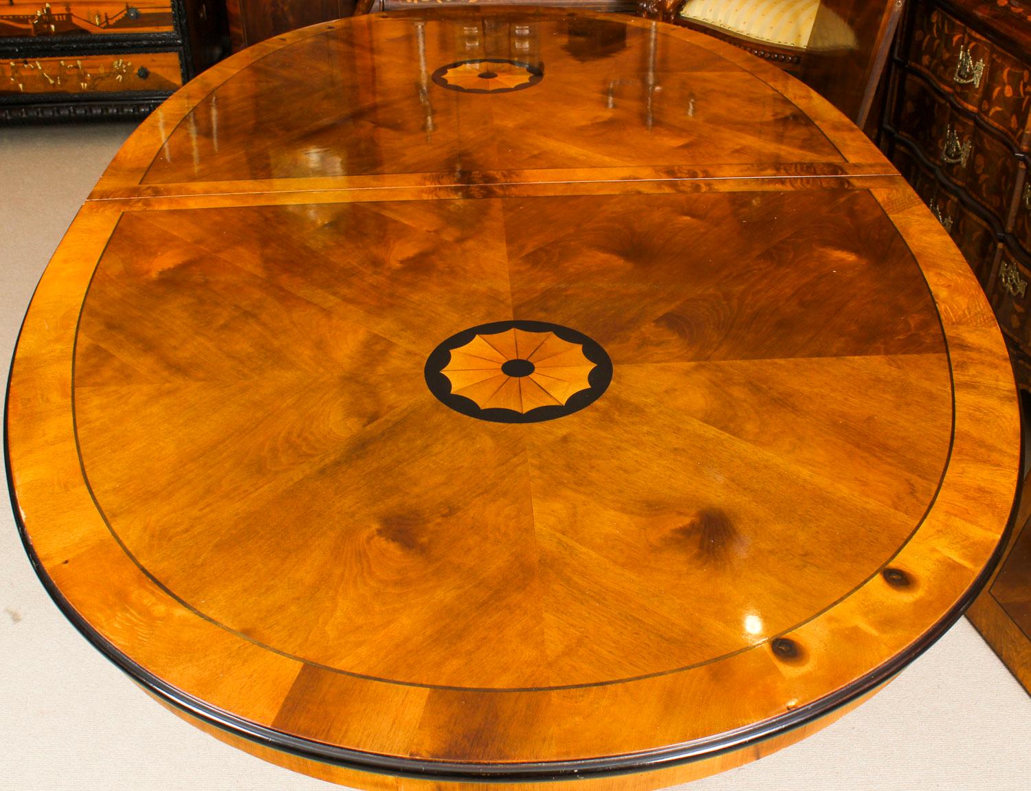 Vintage George III Style Dining Table from Harrods, 20th Century 2
