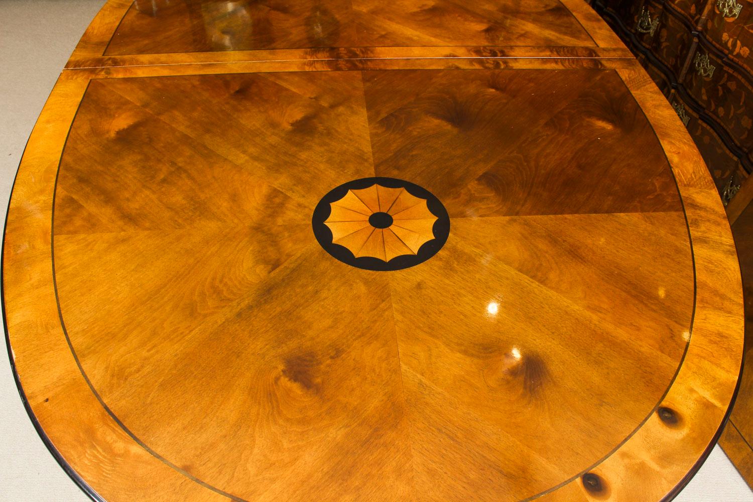 Vintage George III Style Dining Table from Harrods, 20th Century 3