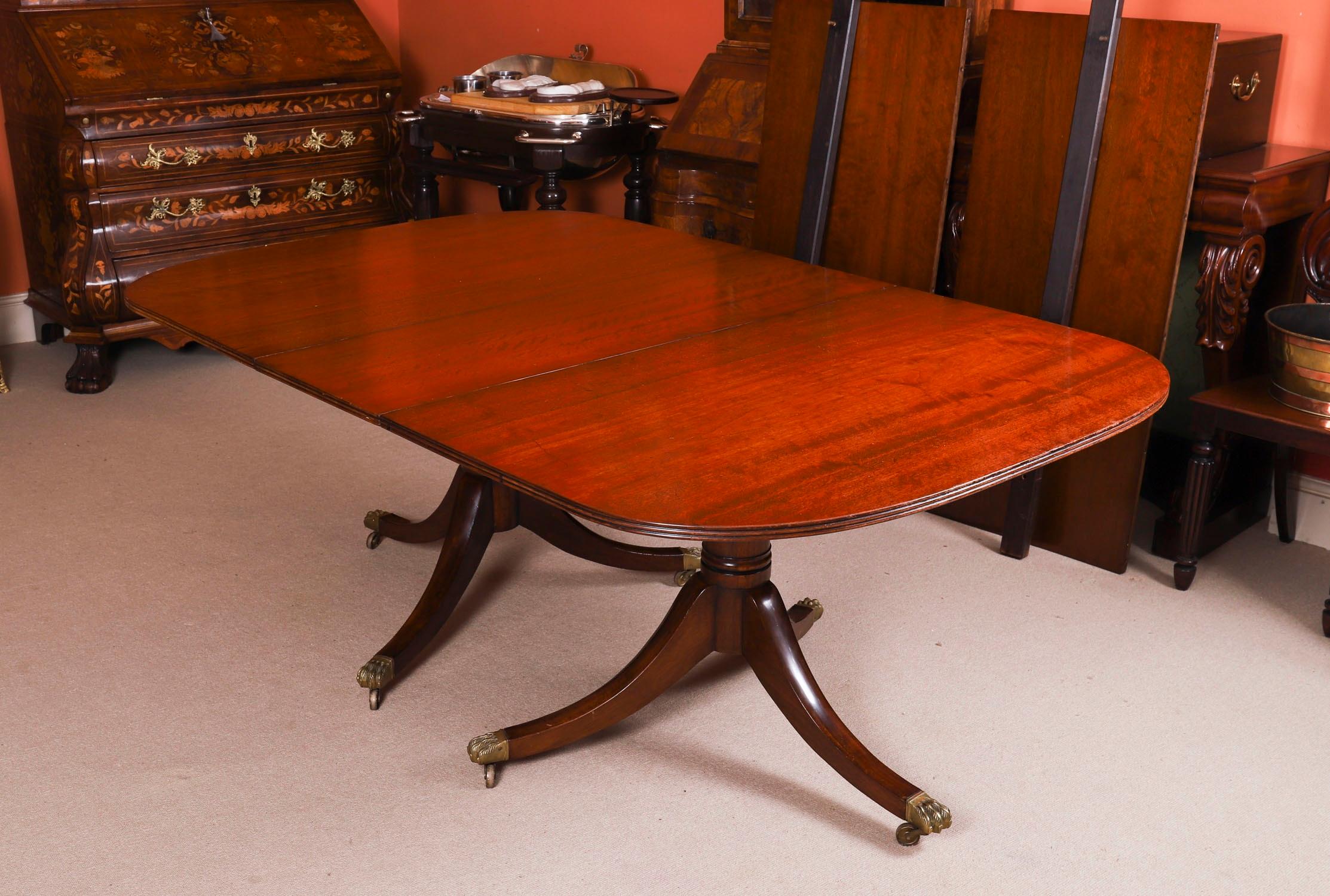 Acajou Vintage 10ft George III Style Twin Pedestal Dining Table 20th Century en vente