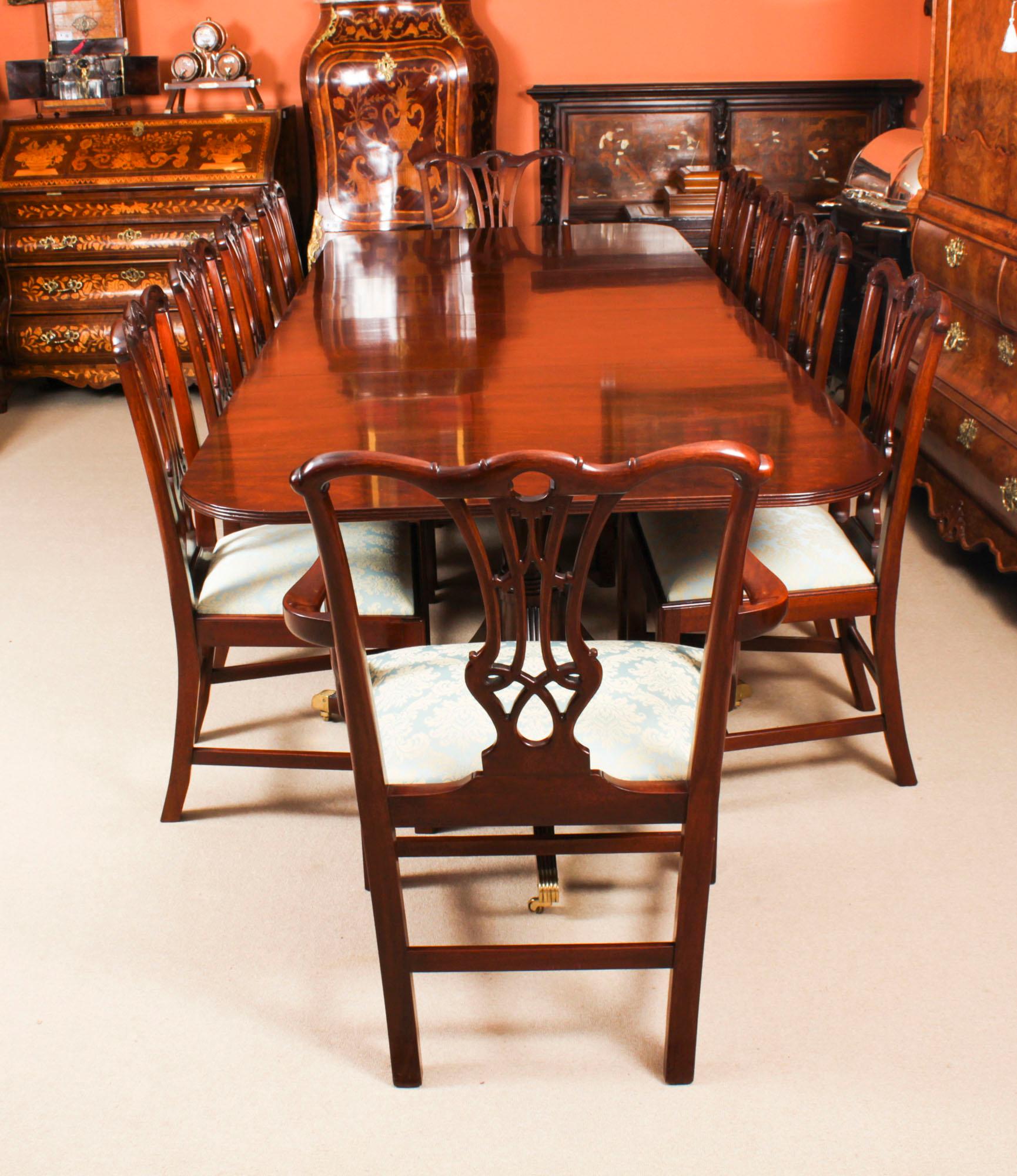 Vintage 10ft Regency Revival Mahogany Twin Pillar Dining Table 20th C In Good Condition In London, GB