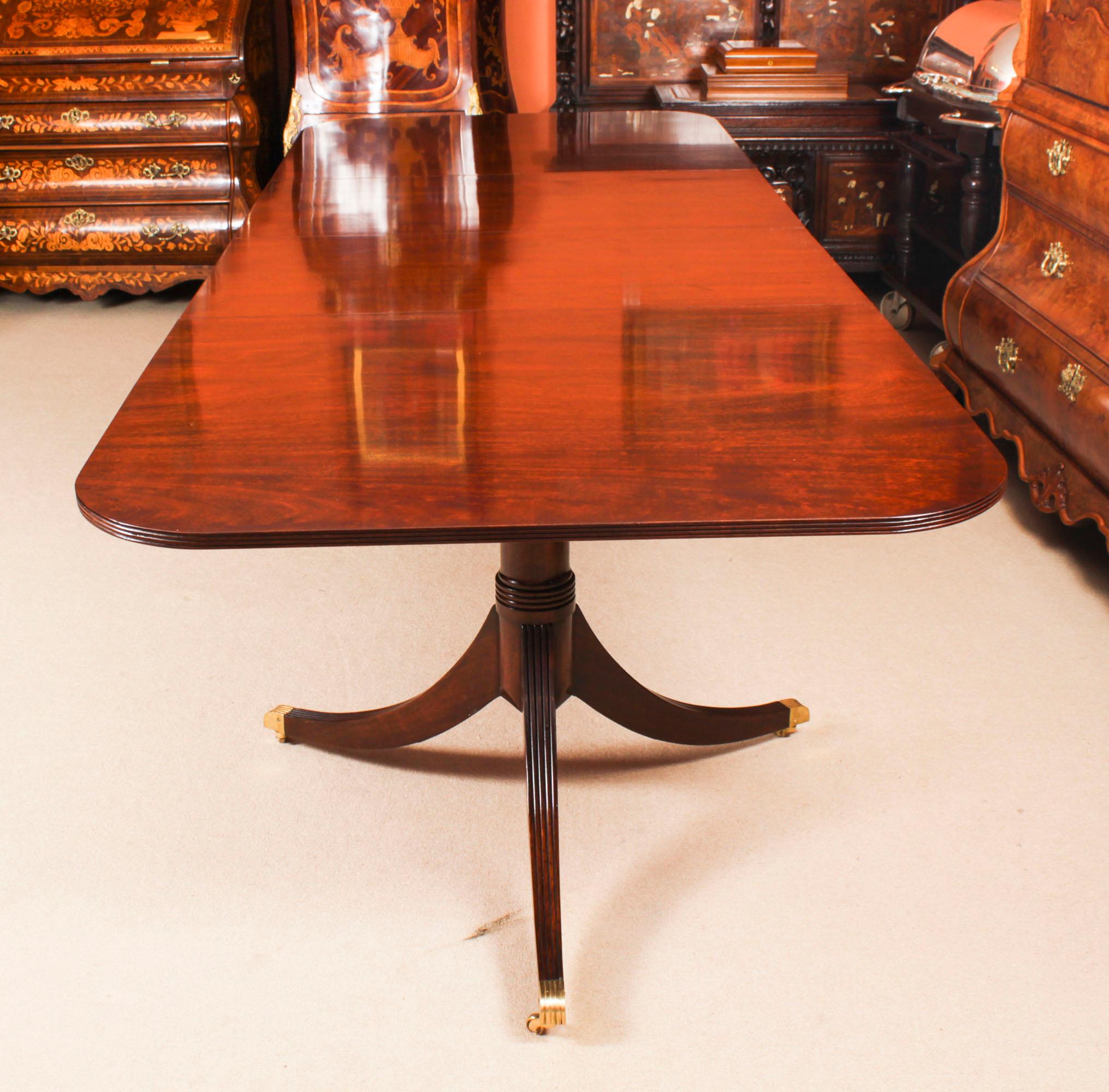 Mid-20th Century Vintage 10ft Regency Revival Mahogany Twin Pillar Dining Table 20th C