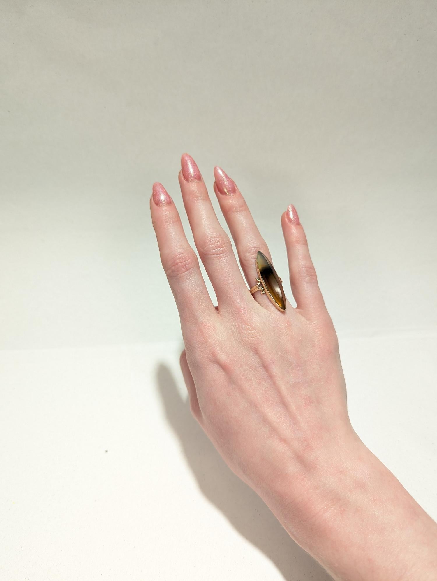 Vintage 10K Gold & Agate Navette Cabochon Ring For Sale 10