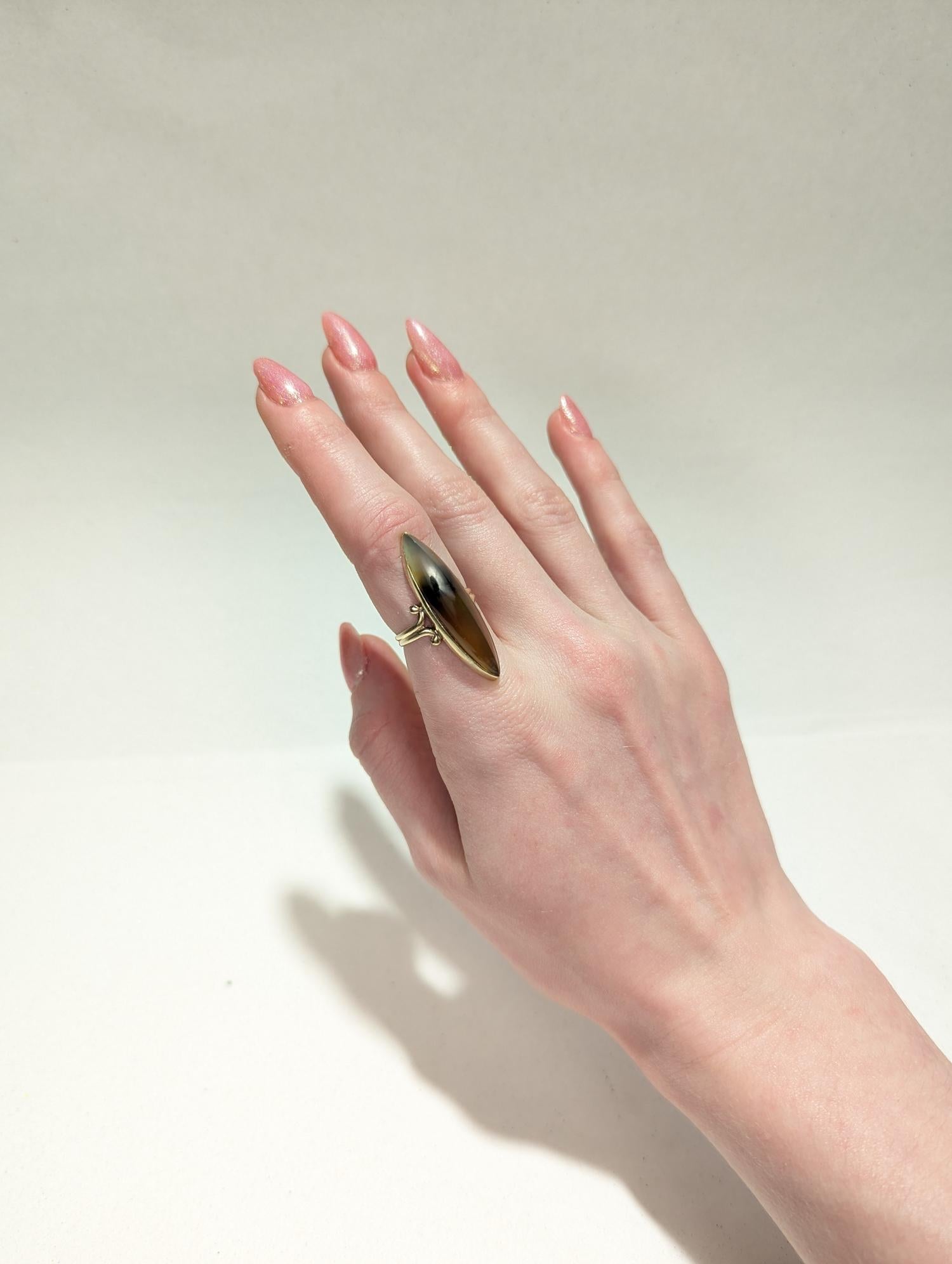 Retro Vintage 10K Gold & Agate Navette Cabochon Ring For Sale