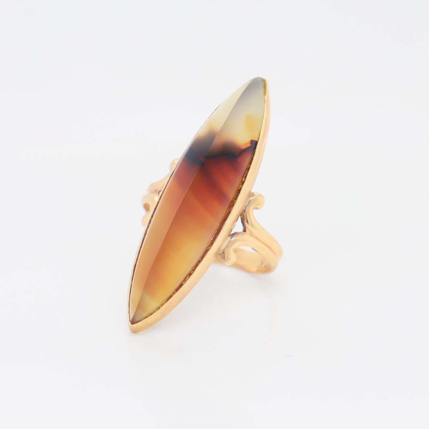 Vintage 10K Gold & Agate Navette Cabochon Ring In Good Condition For Sale In Philadelphia, PA