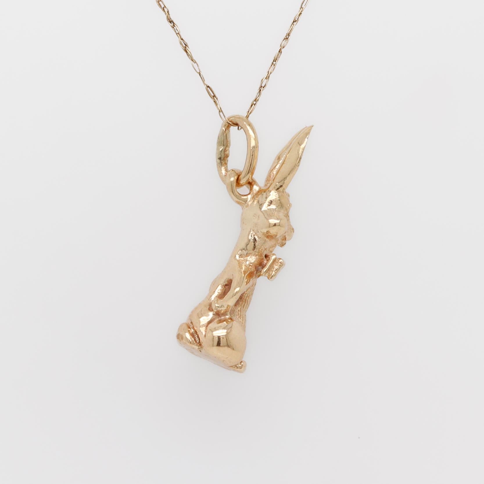 Vintage 10K Gold Buggy's Bunny or Harvey the Rabbit with Bowtie Charm en vente 5