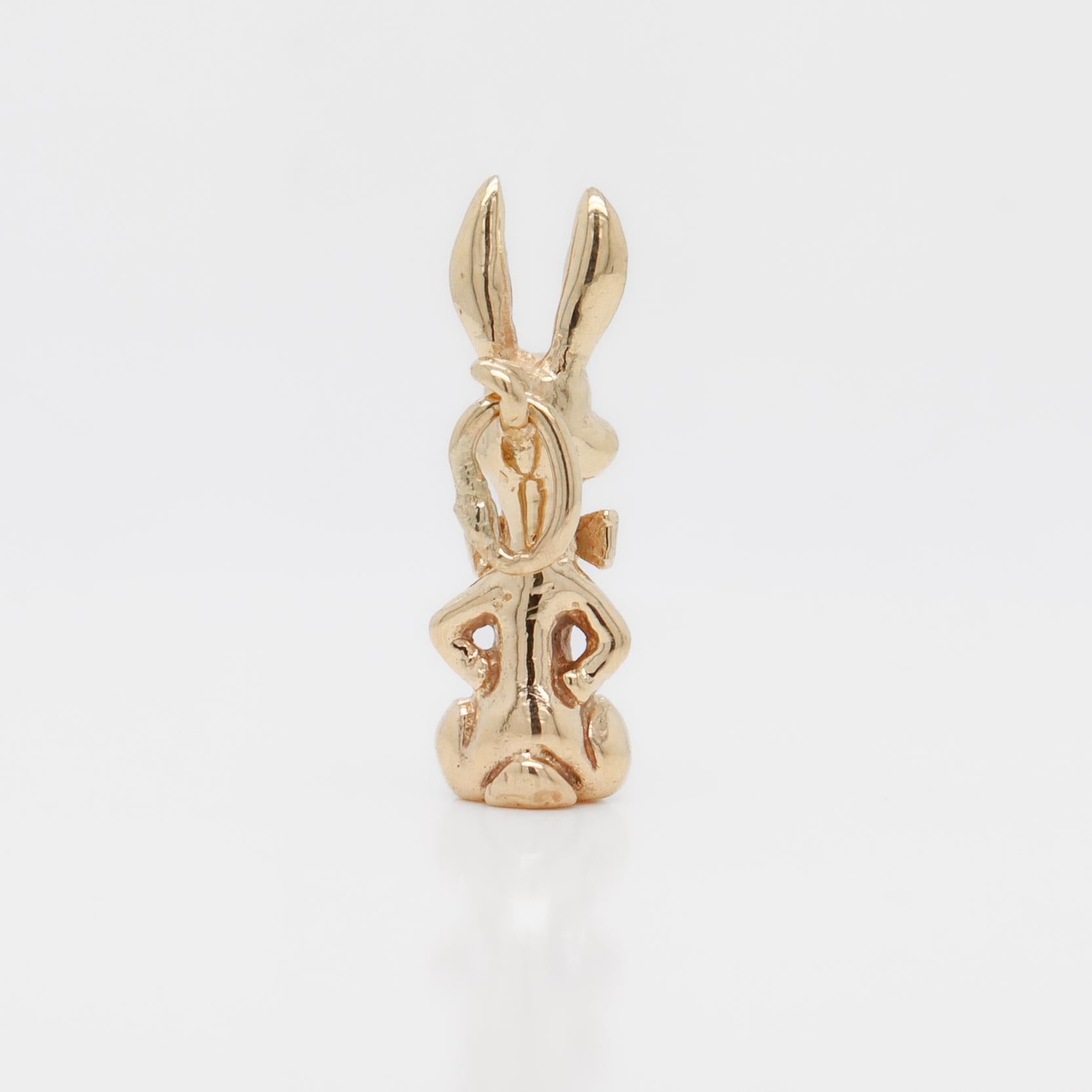 Vintage 10K Gold Buggy's Bunny or Harvey the Rabbit with Bowtie Charm en vente 2