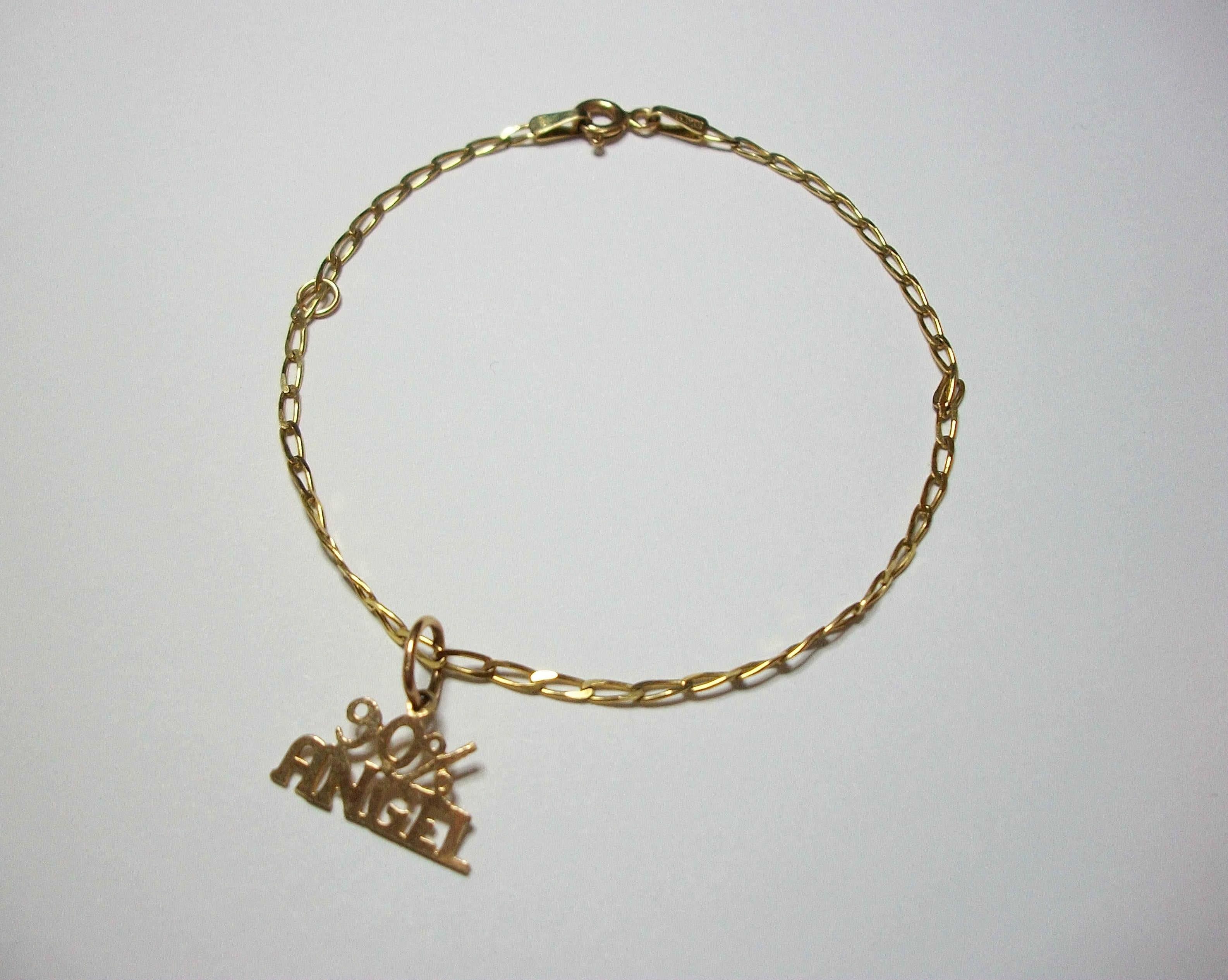 Vintage 10K Gold Chain Link Bracelet - 90% Angel Charm - Signed - Italy - 20th C In Good Condition For Sale In Chatham, CA