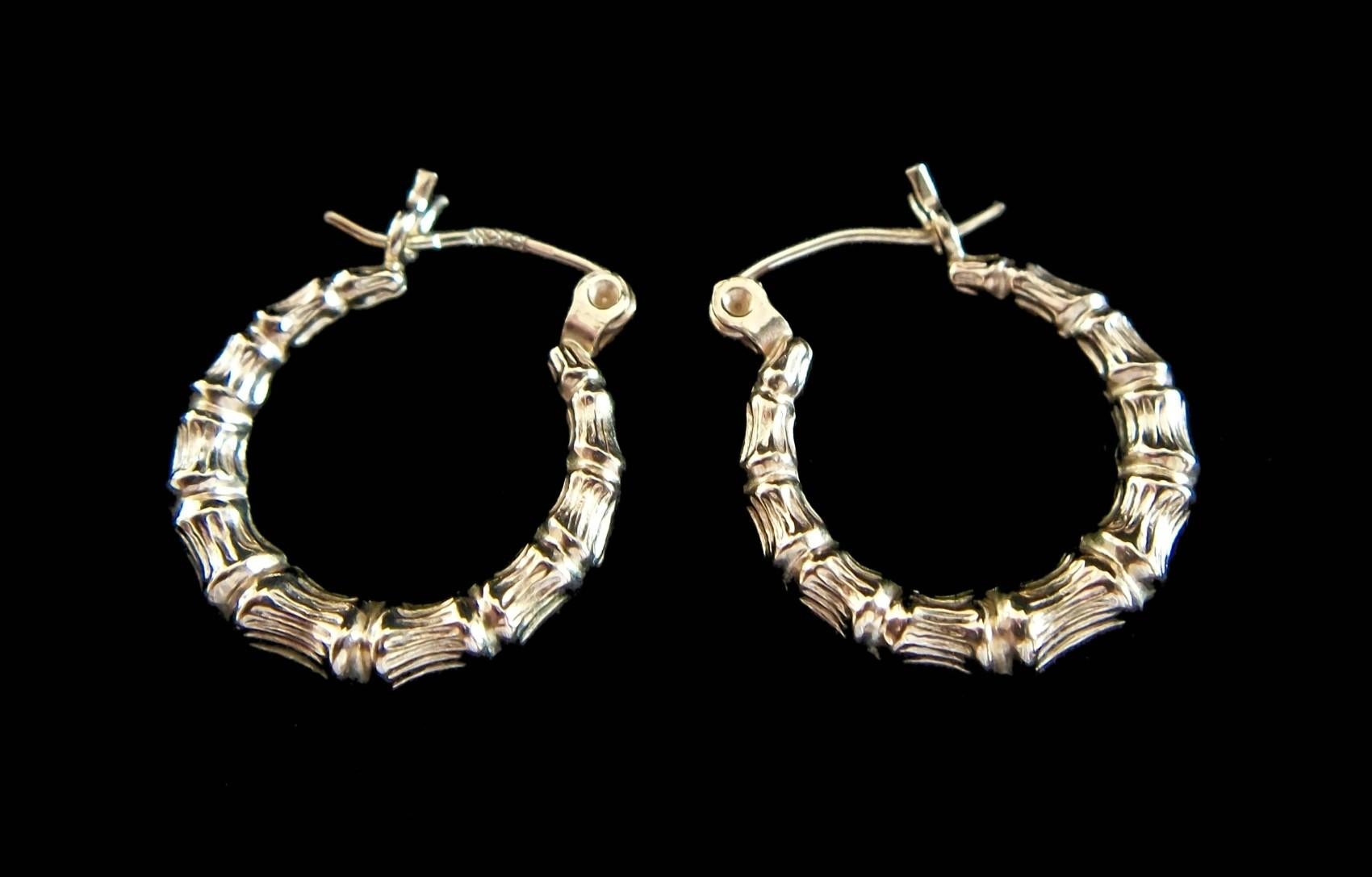 Modern Vintage 10k Gold Faux Bamboo Hoop Earrings, Signed, U.S.A., circa 1980s For Sale