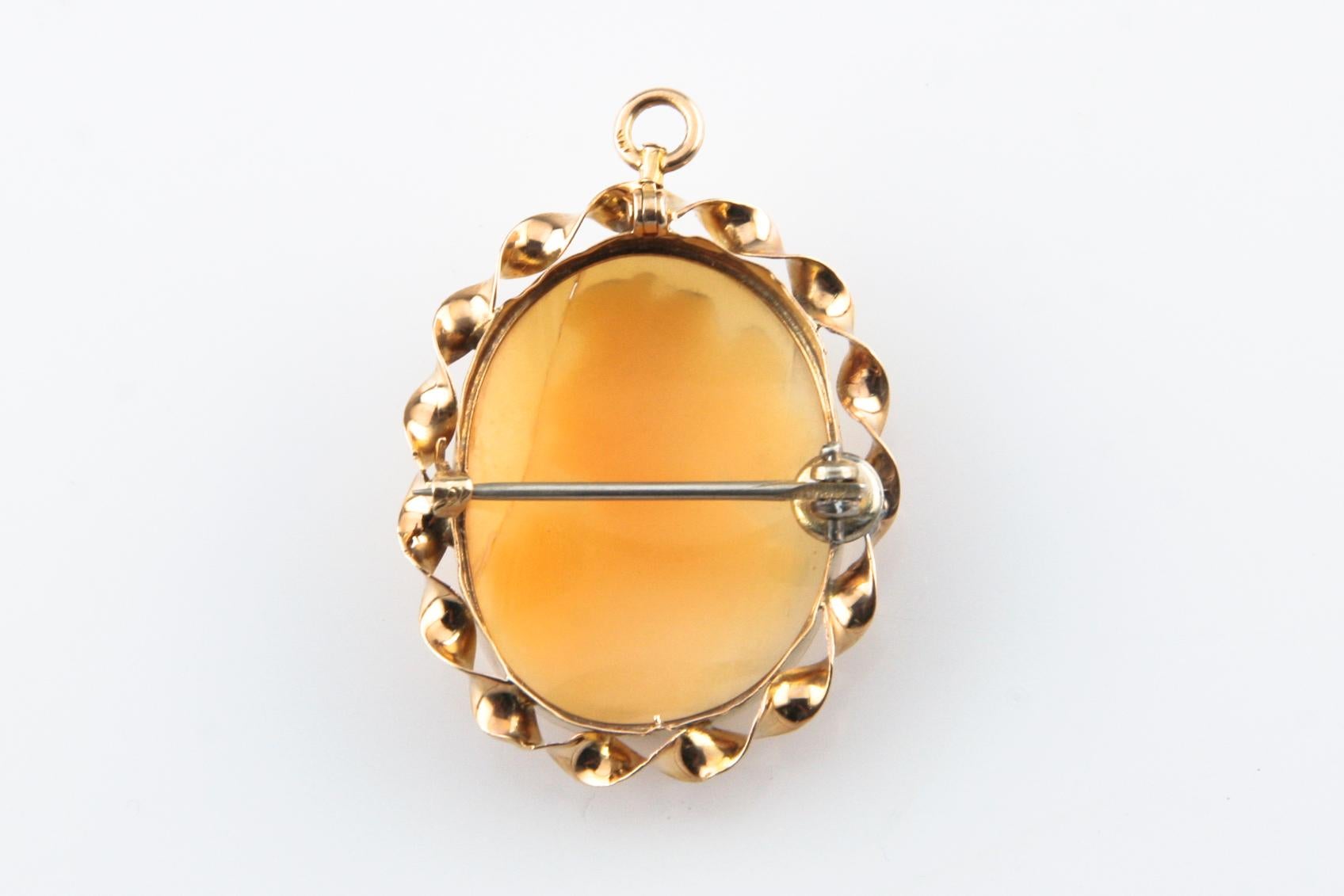 Women's or Men's Vintage 10k Gold Ladies Cast & Hand-Crafted Shell Cameo Brooch/Pendant For Sale