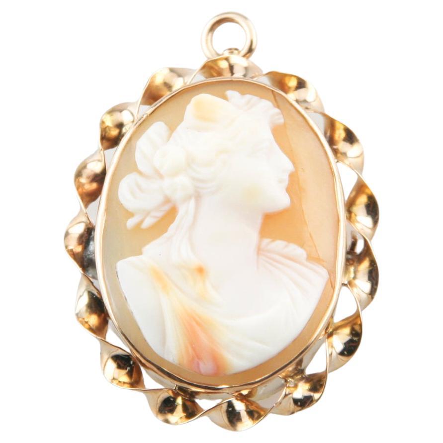 Vintage 10k Gold Ladies Cast & Hand-Crafted Shell Cameo Brooch/Pendant