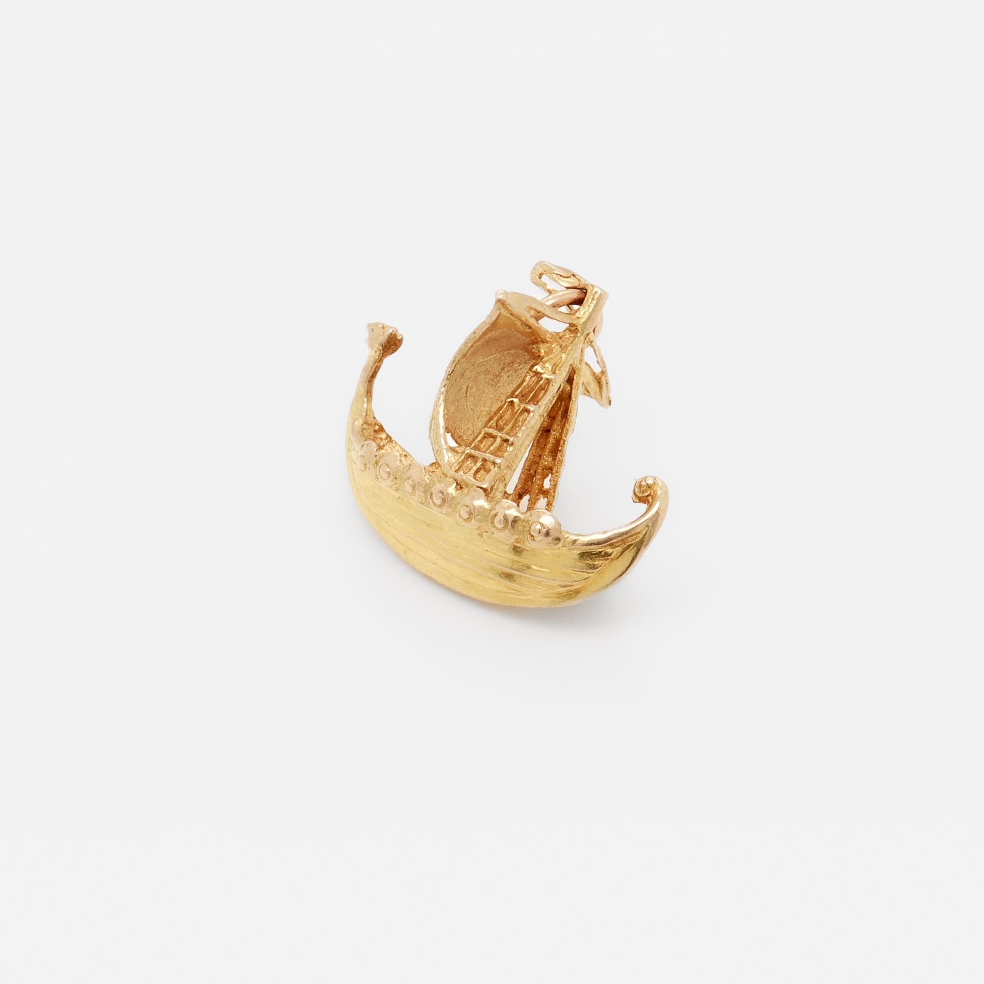 Vintage 10K Gold Scandinavian Viking Longship Charm for a Bracelet For Sale 1