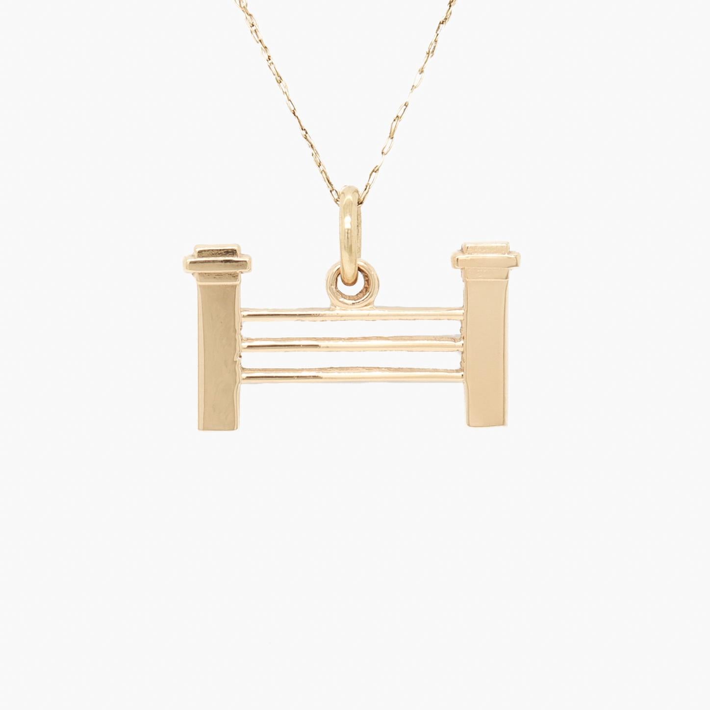 da uomo o donna Charm d'epoca in oro 10K dell'Università di Yale 'Fence Club' per un braccialetto con charms in vendita