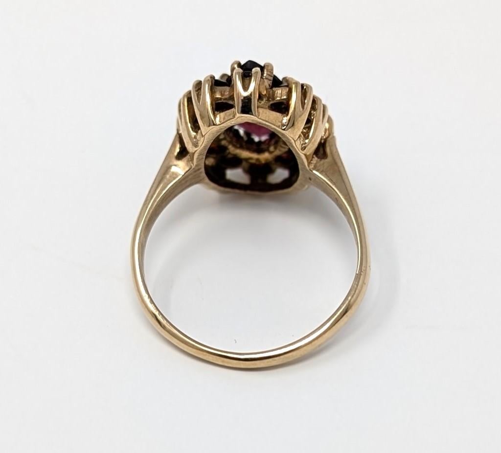 Anello vintage con granato rosso 10k Navette Marquise Cluster in oro giallo massiccio misura 6,5 in vendita 1