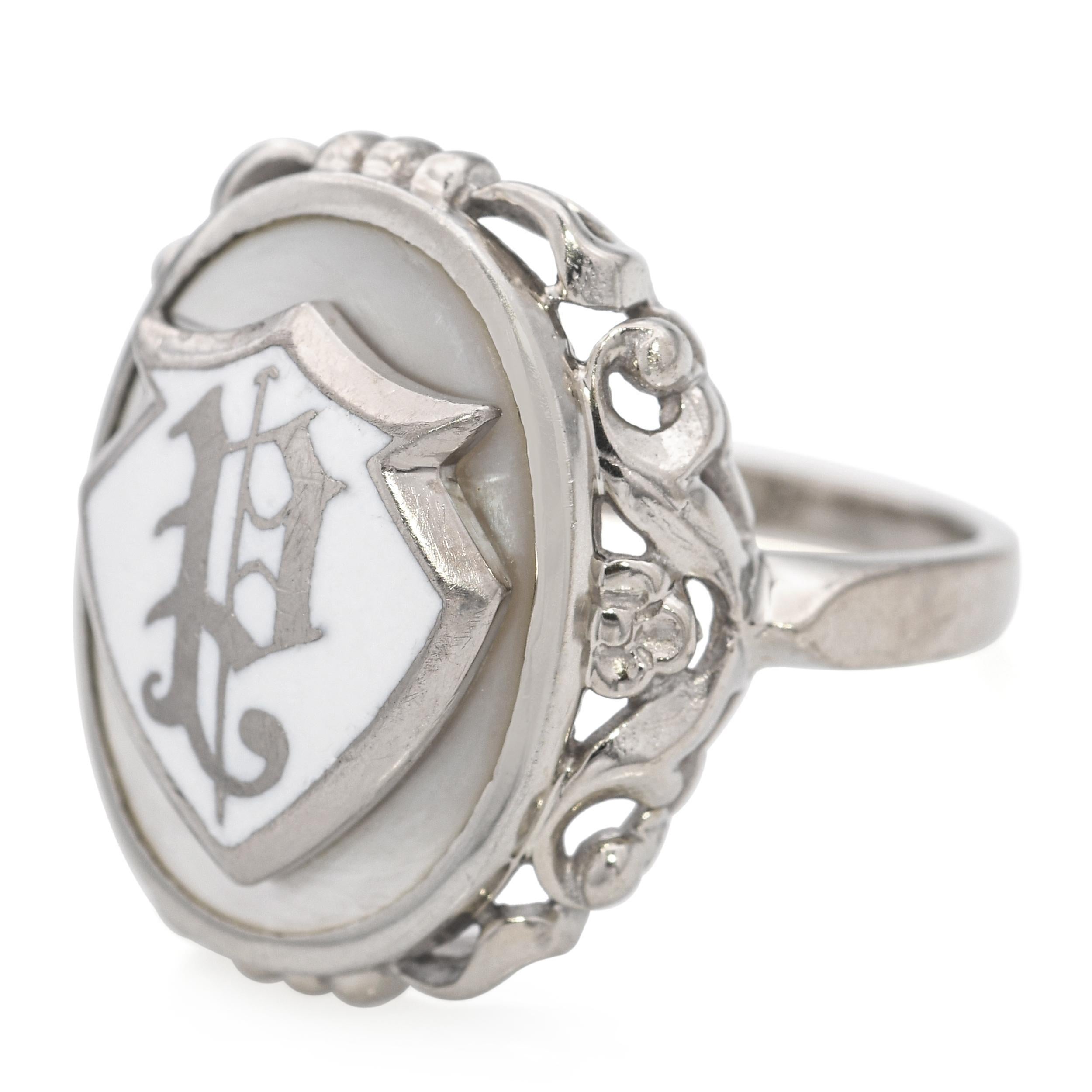 Uomo Anello vintage in oro bianco 10 carati con smalto e monogramma 