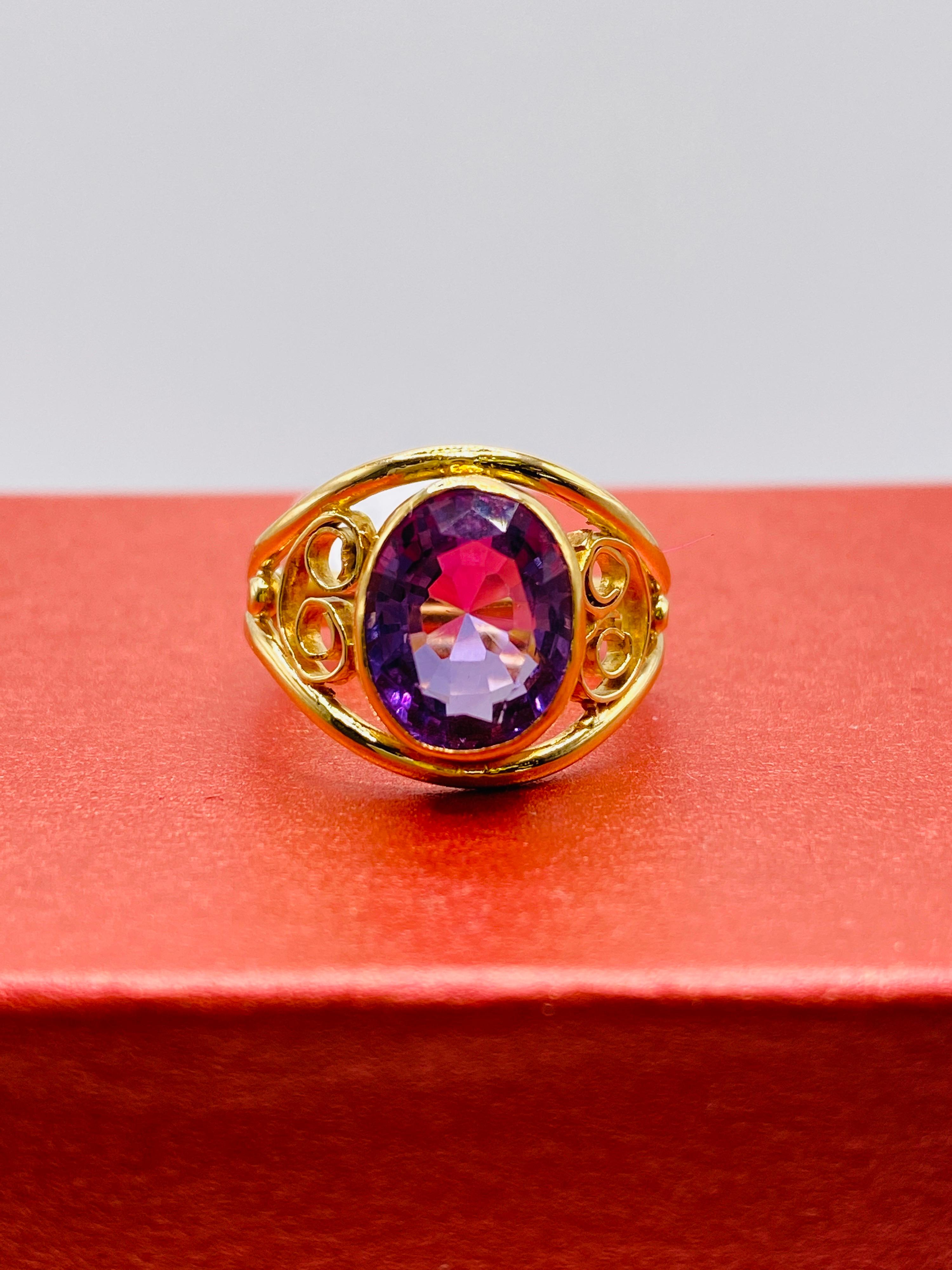 Gelbgold-Ring mit Amethyst im Zustand „Gut“ in DALLAS, TX