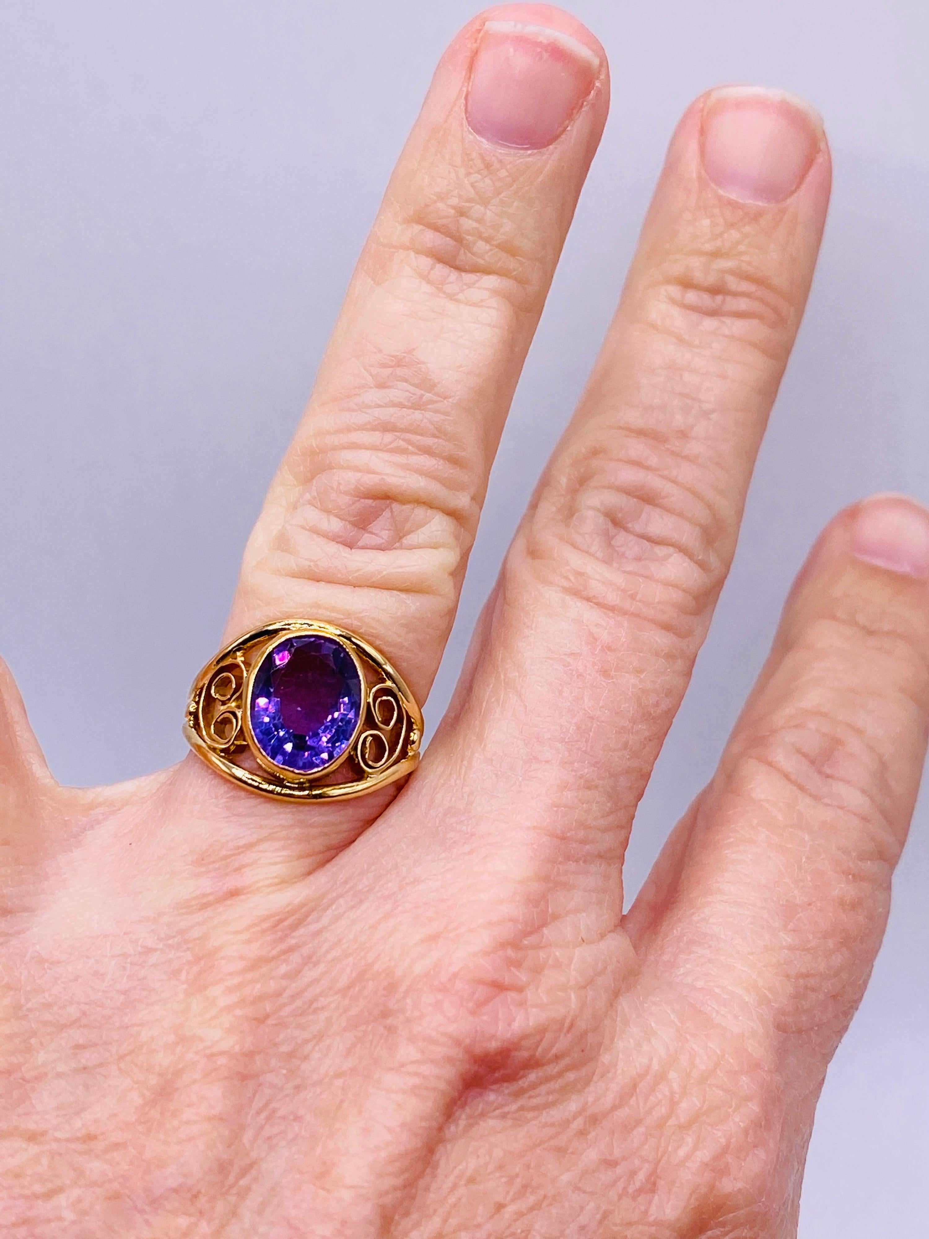 Oval Cut Vintage Amethyst Yellow Gold Ring