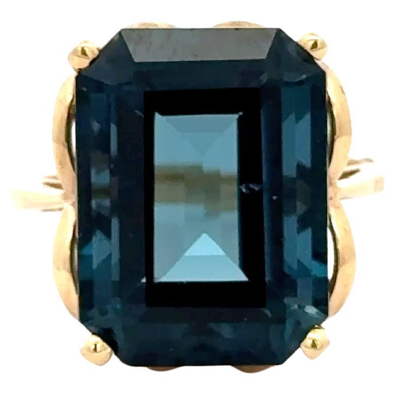 Vintage 10K Yellow Gold Blue Tourmaline Cocktail Ring