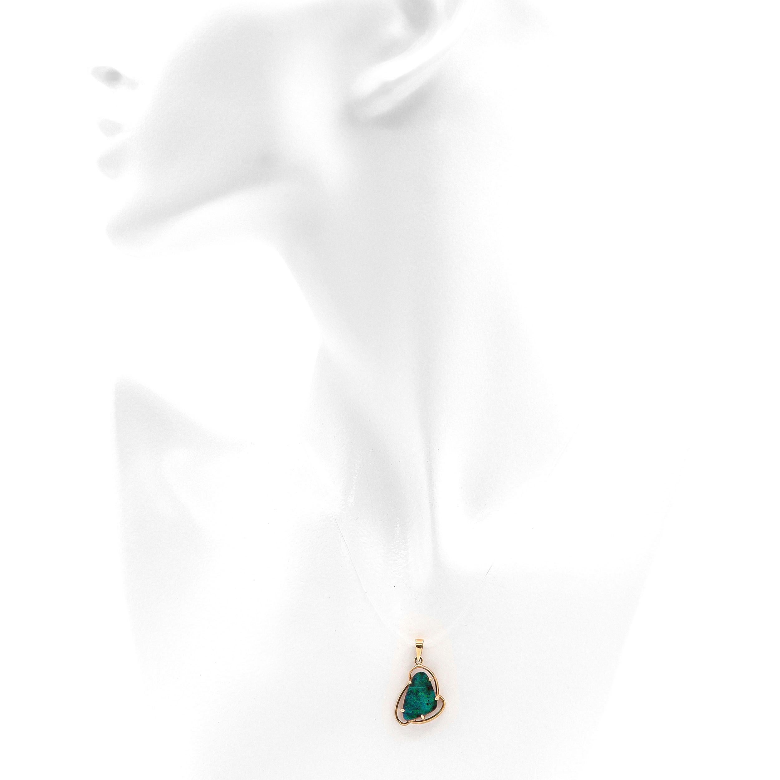 Taille poire Vintage Pendentif Opale Boulder en or jaune 10k en vente