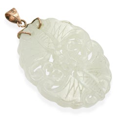 Vintage 10K Yellow Gold Carved Jade Bat Pendant