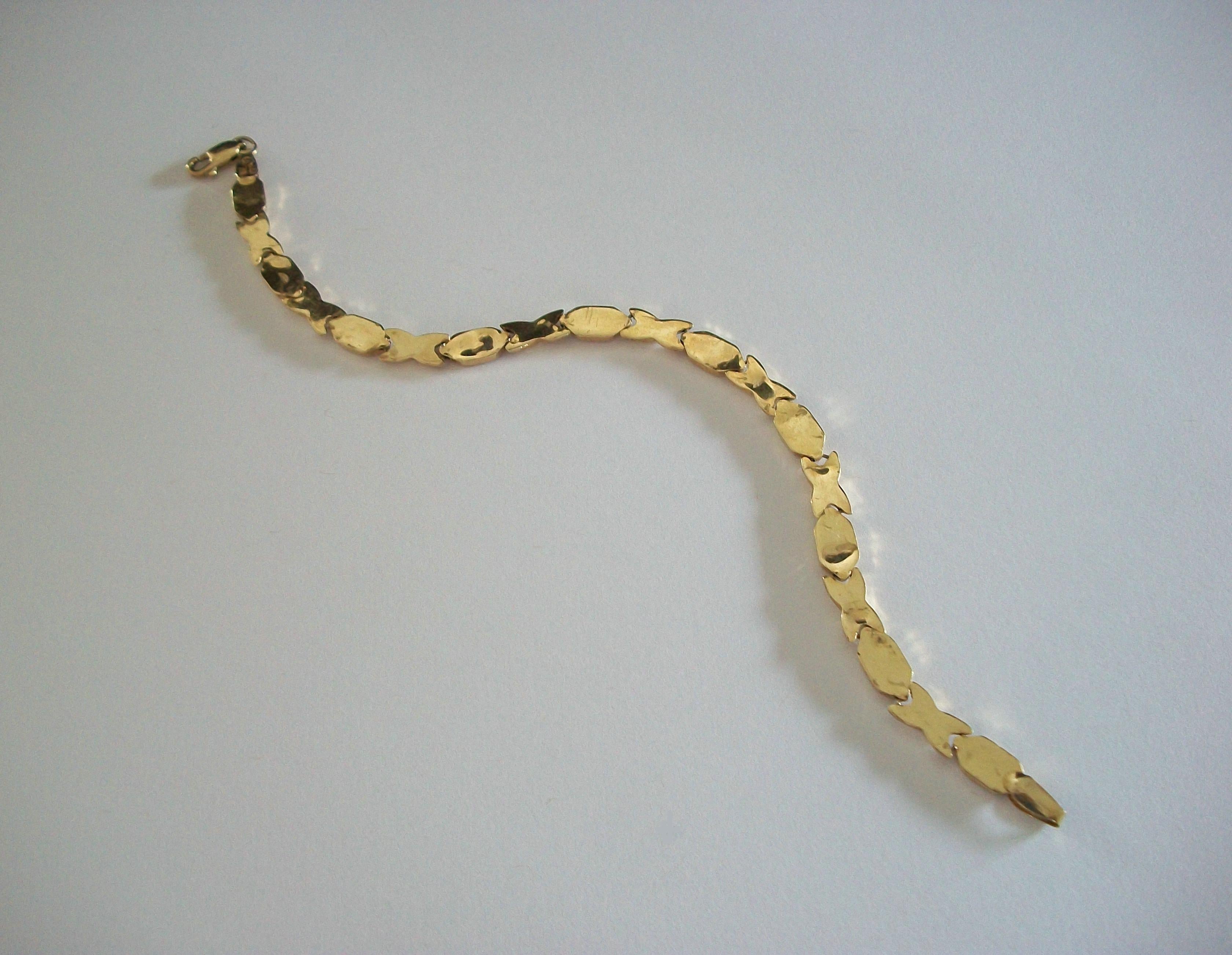 Vintage 10K Yellow Gold Chain Link Bracelet - 4.31 Grams - Italy - Circa 1980's For Sale 7