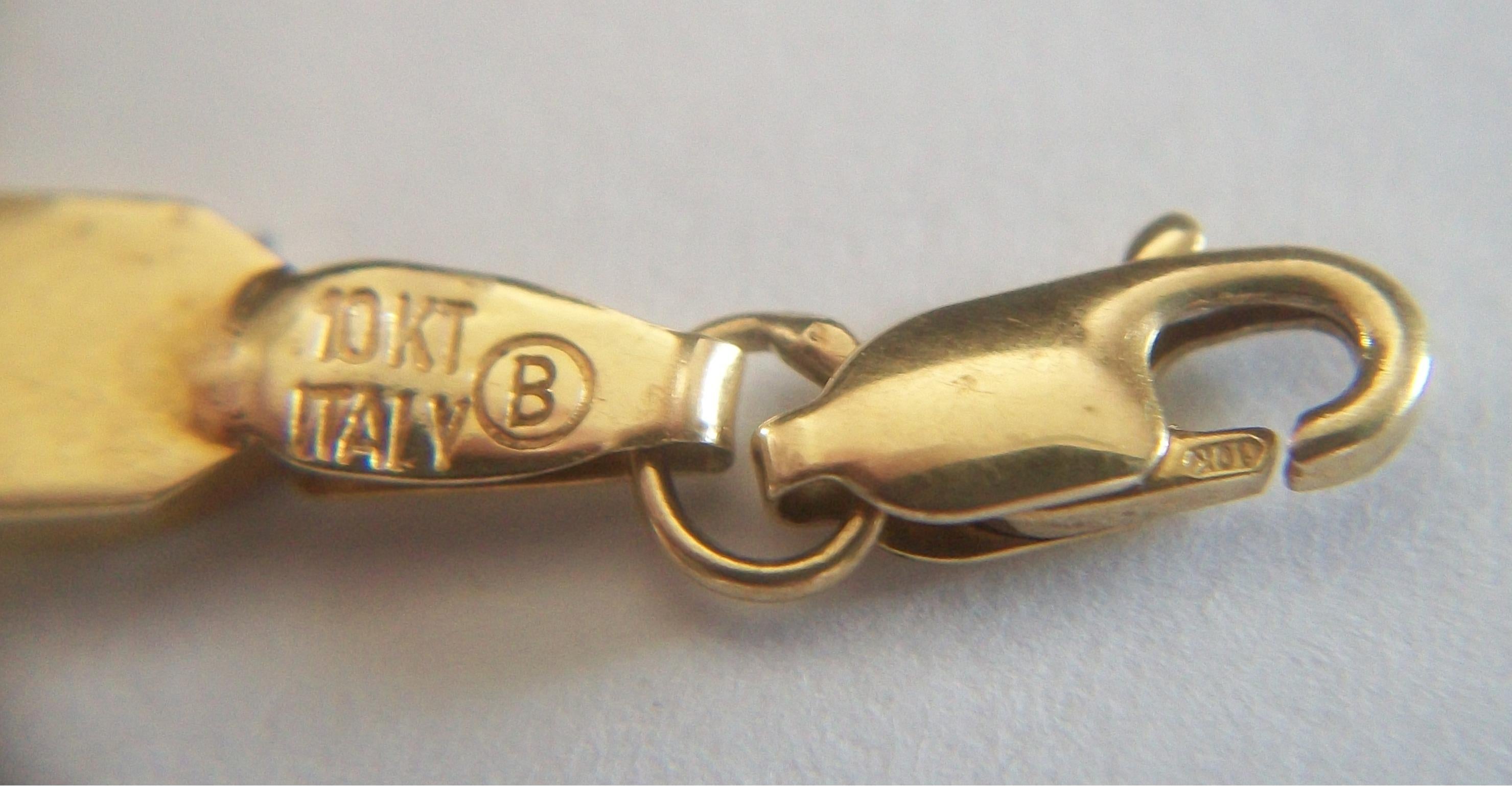 Vintage 10K Yellow Gold Chain Link Bracelet - 4.31 Grams - Italy - Circa 1980's For Sale 9