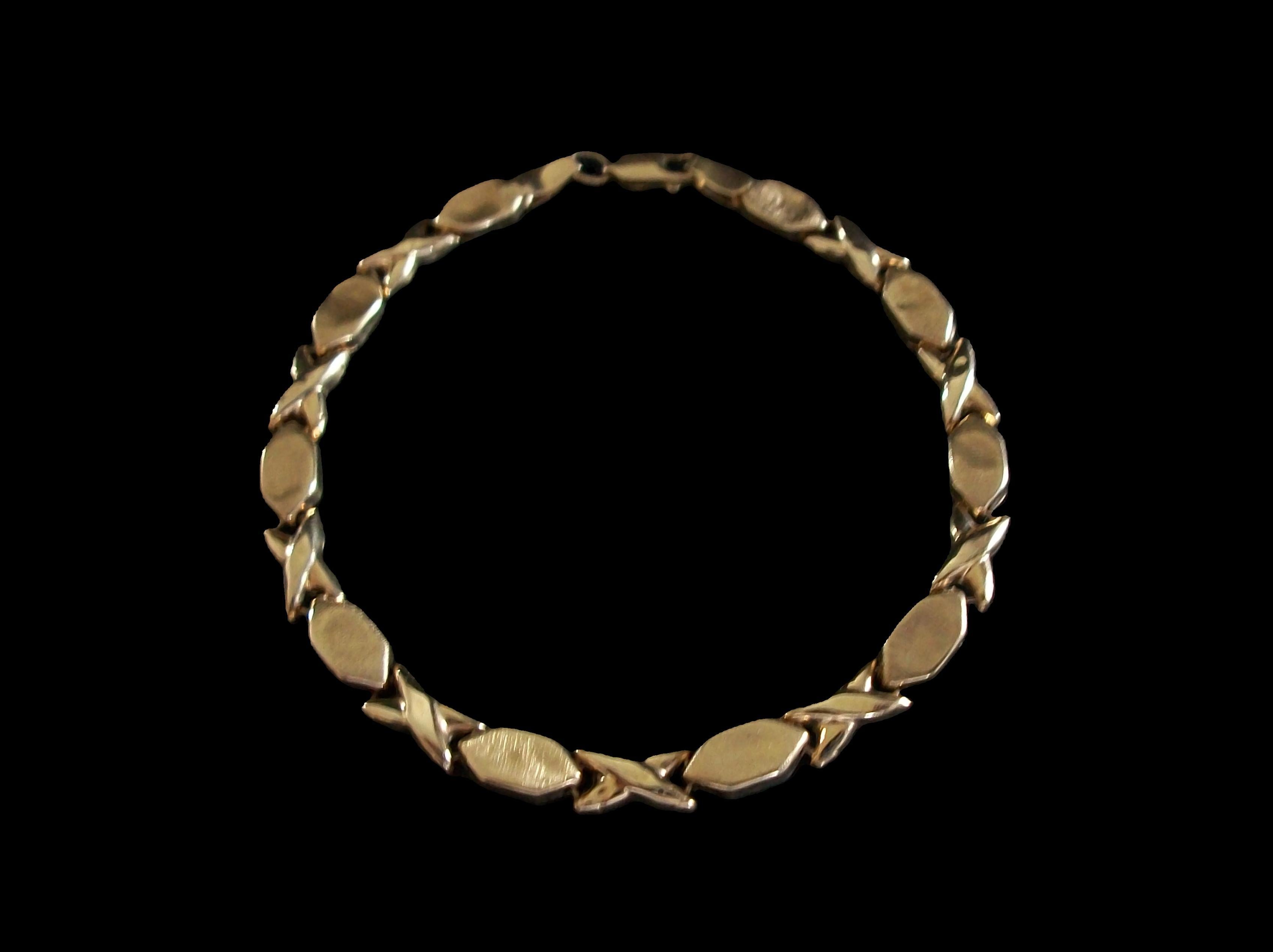 Vintage 10K Yellow Gold Chain Link Bracelet - 4.31 Grams - Italy - Circa 1980's In Good Condition For Sale In Chatham, CA