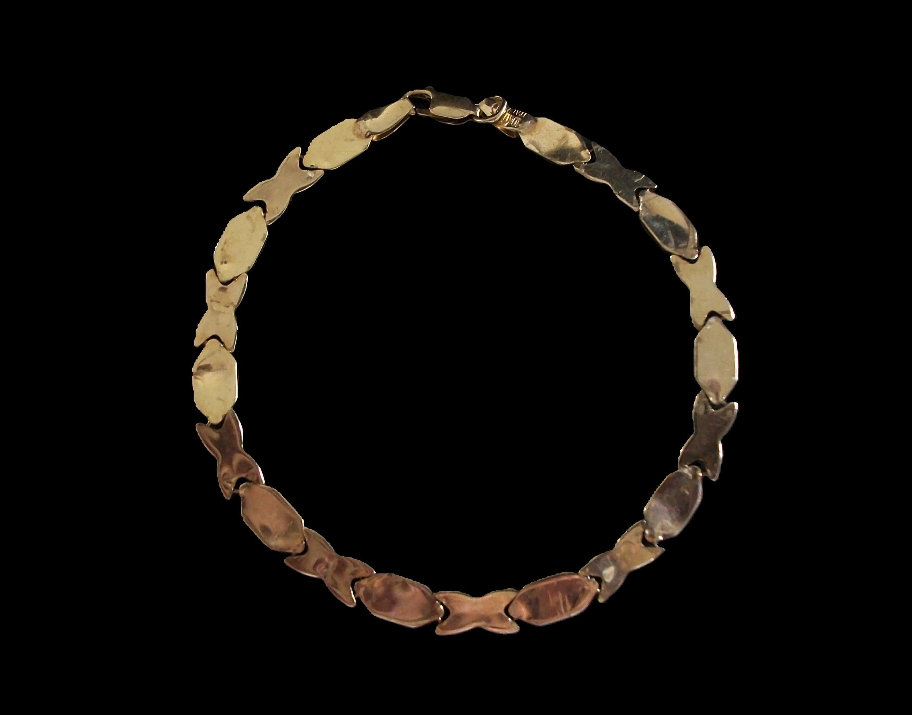Vintage 10K Yellow Gold Chain Link Bracelet - 4.31 Grams - Italy - Circa 1980's For Sale 1