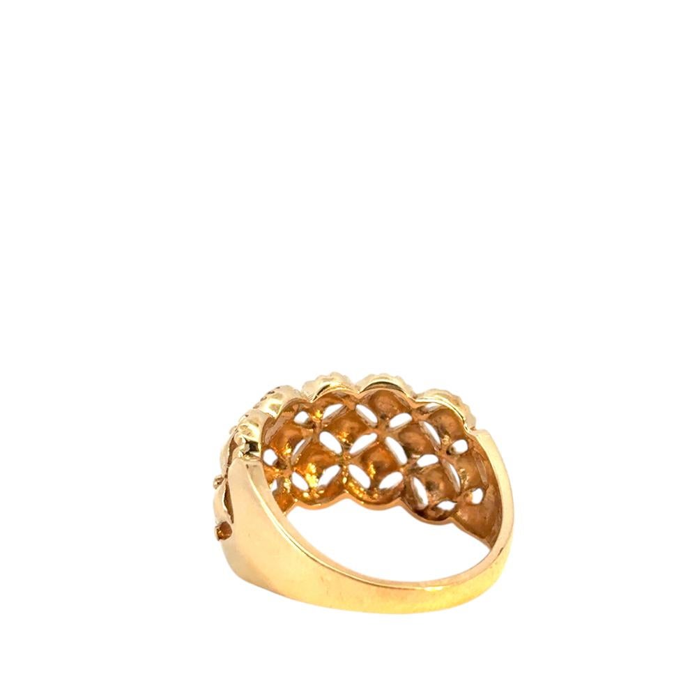 Vintage 10k Yellow Gold Diamond Cut Scalloped Edge Pattern Dome Ring For Sale 6