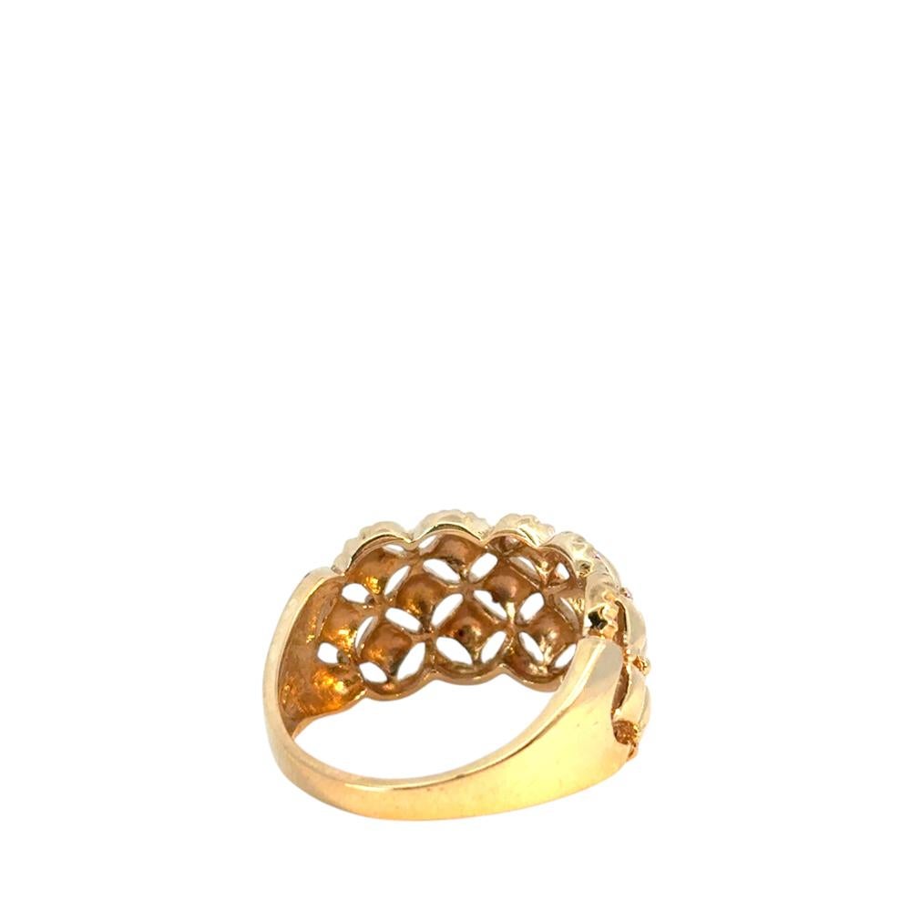 Vintage 10k Yellow Gold Diamond Cut Scalloped Edge Pattern Dome Ring For Sale 3